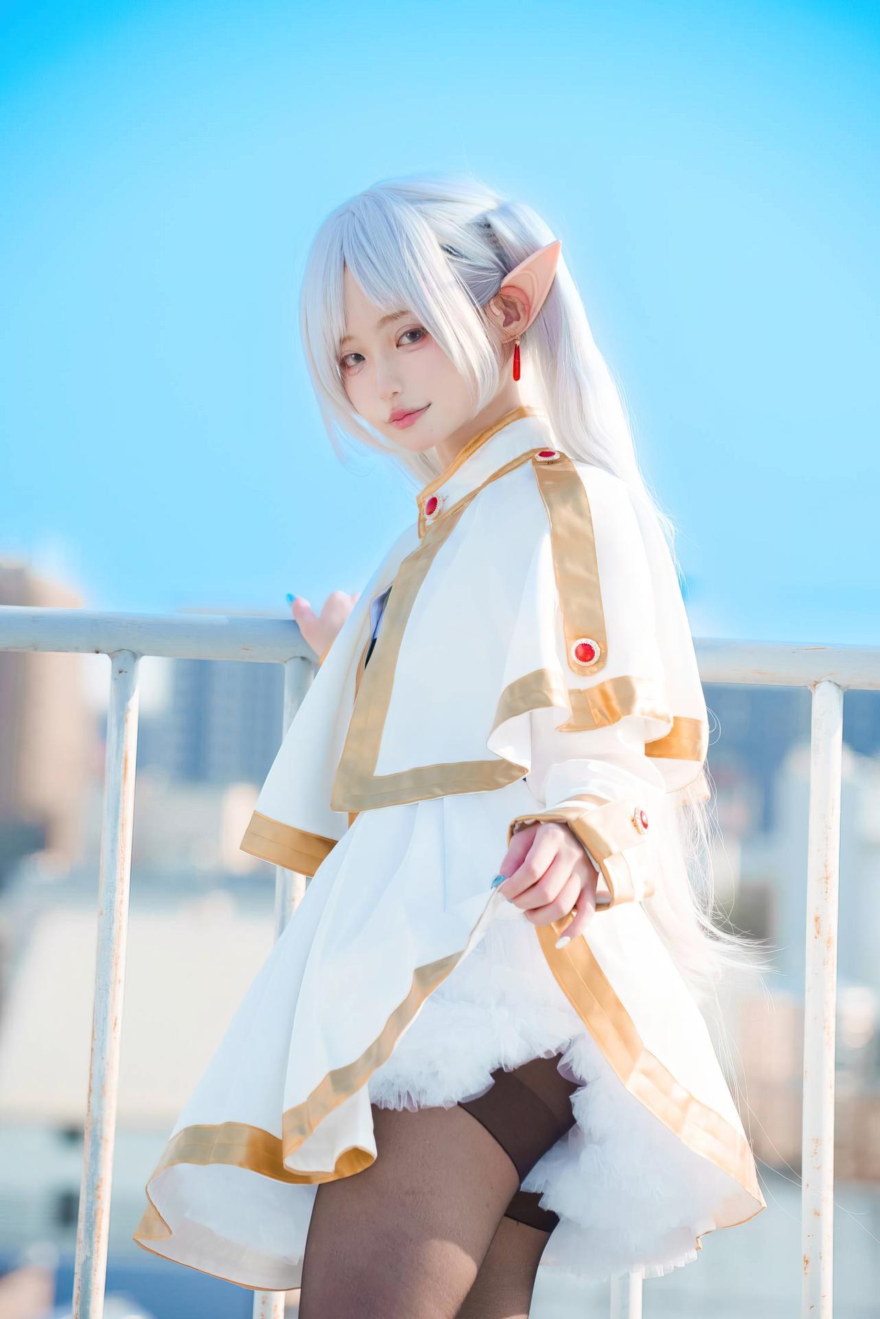 [Cosplay] Irisuare - Frieren rooftop elf cosplay with black stockings 31P