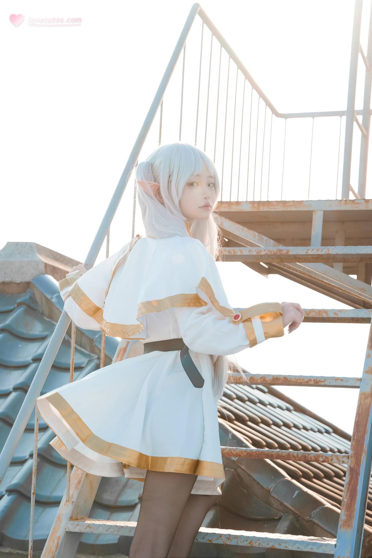 [Cosplay] Irisuare - Frieren rooftop elf cosplay with black stockings 31P