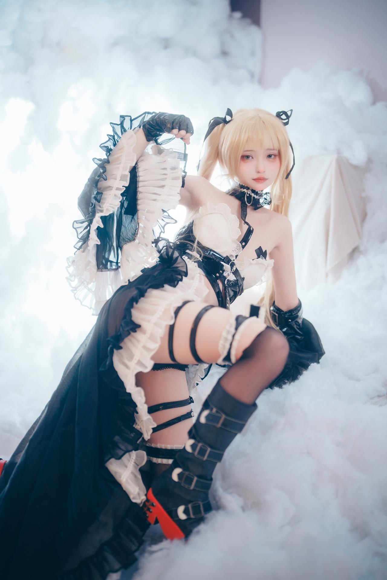 [Cosplay] Irisuare - Marie Rose trang phục dây đai đen 68P