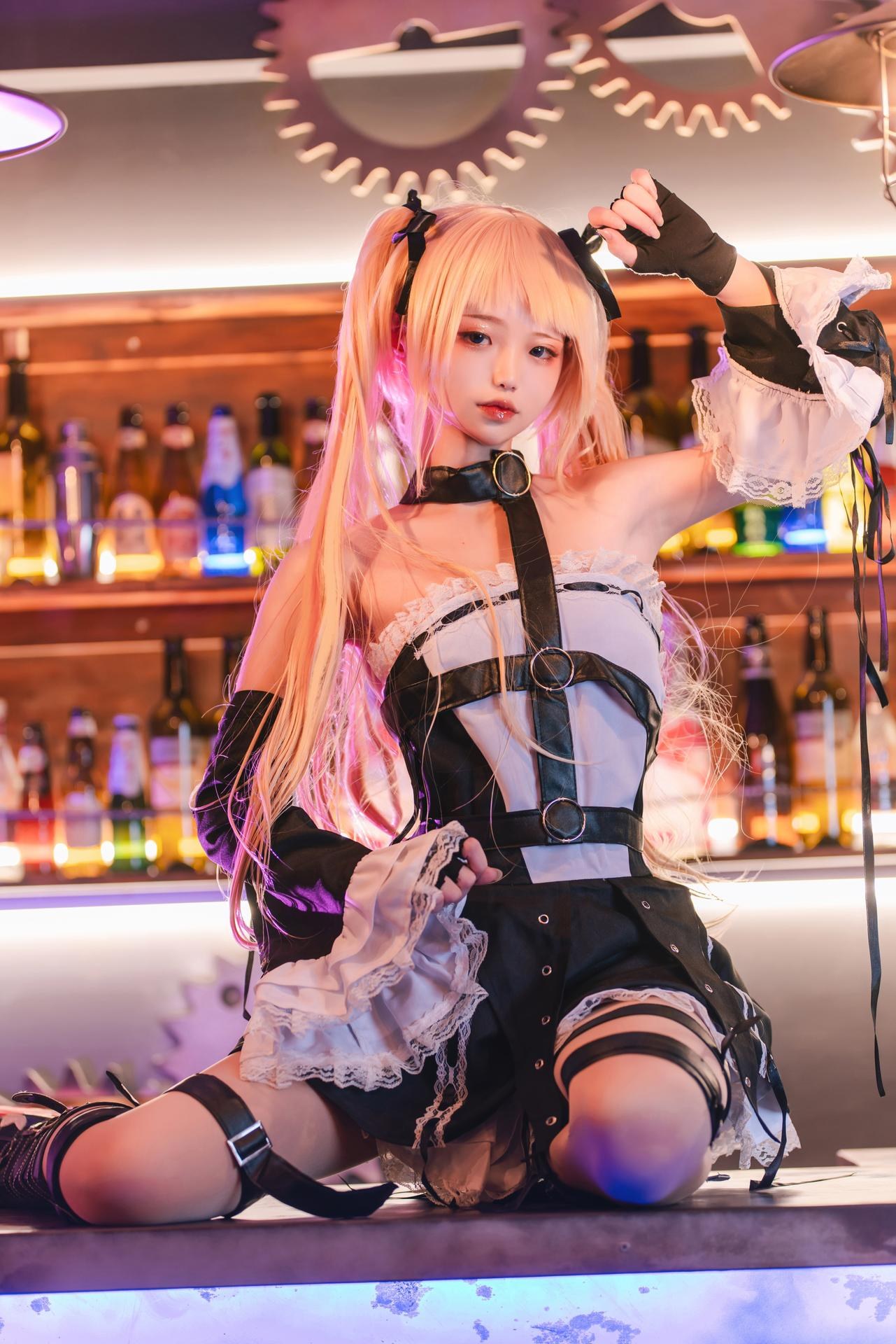 [Cosplay] Irisuare - Marie Rose trang phục dây đai đen 68P