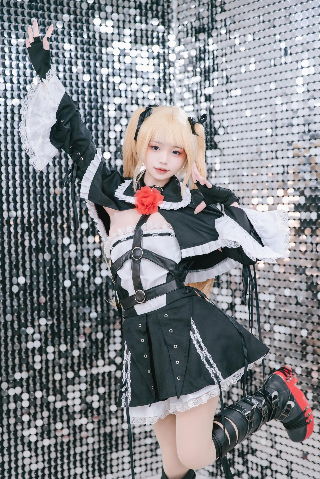 [Cosplay] Irisuare - Marie Rose trang phục dây đai đen 68P