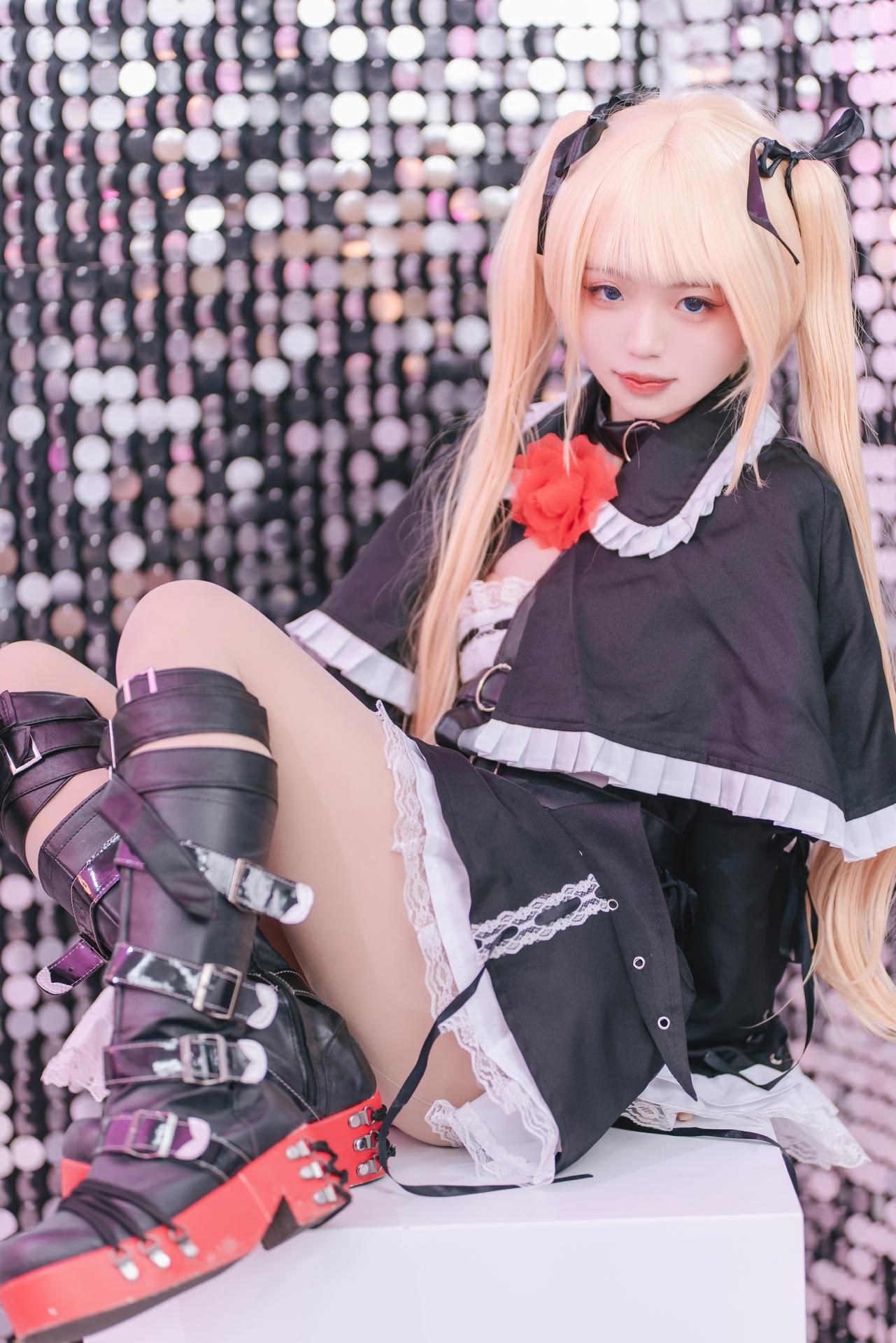 [Cosplay] Irisuare - Marie Rose trang phục dây đai đen 68P