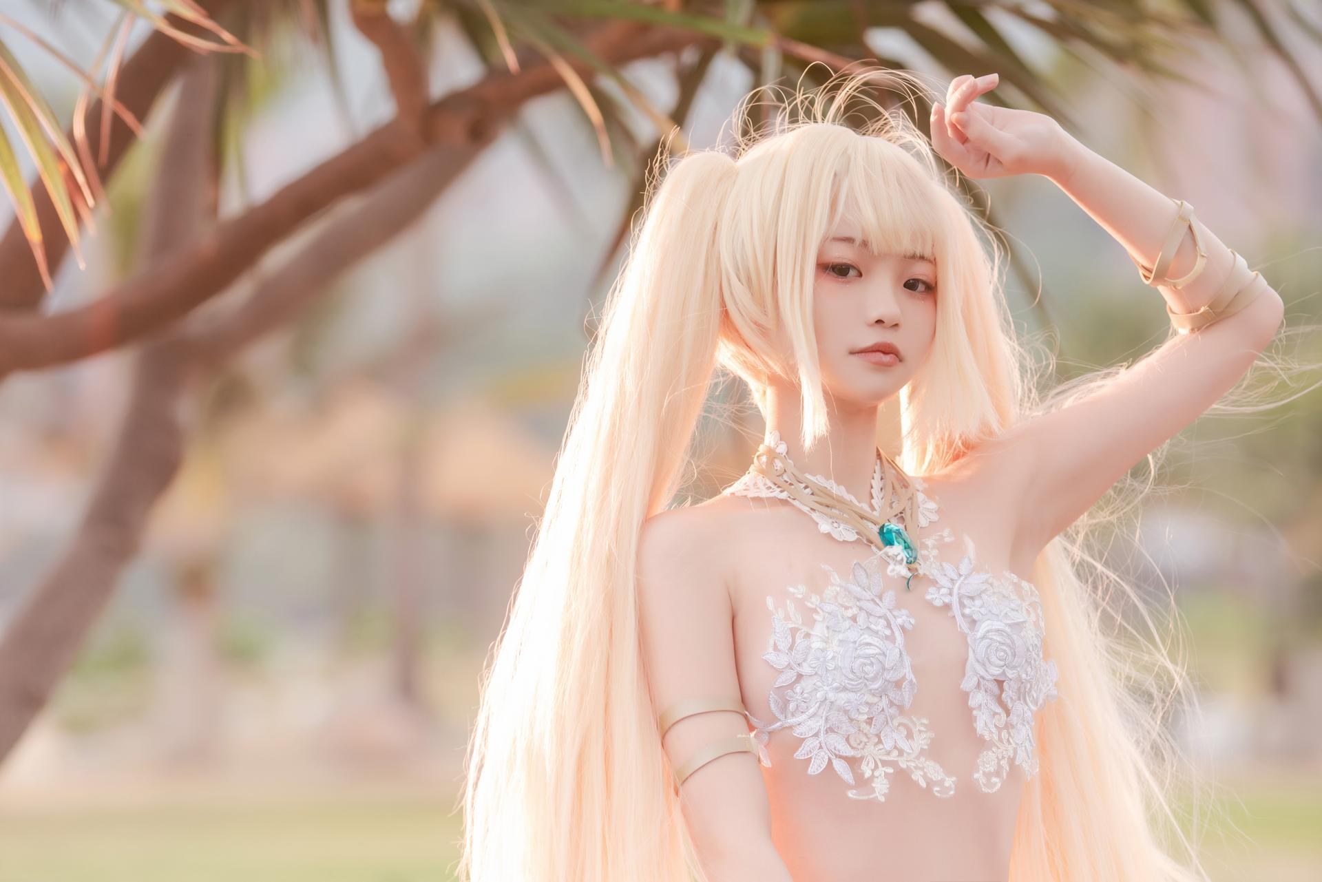 [Cosplay] Irisuare - Marie Rose trang phục dây đai đen 68P