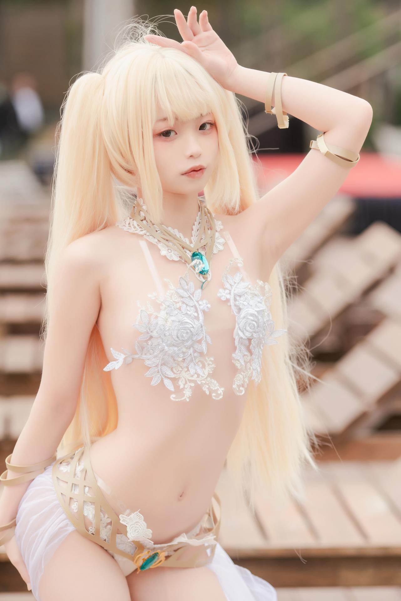 [Cosplay] Irisuare - Marie Rose trang phục dây đai đen 68P