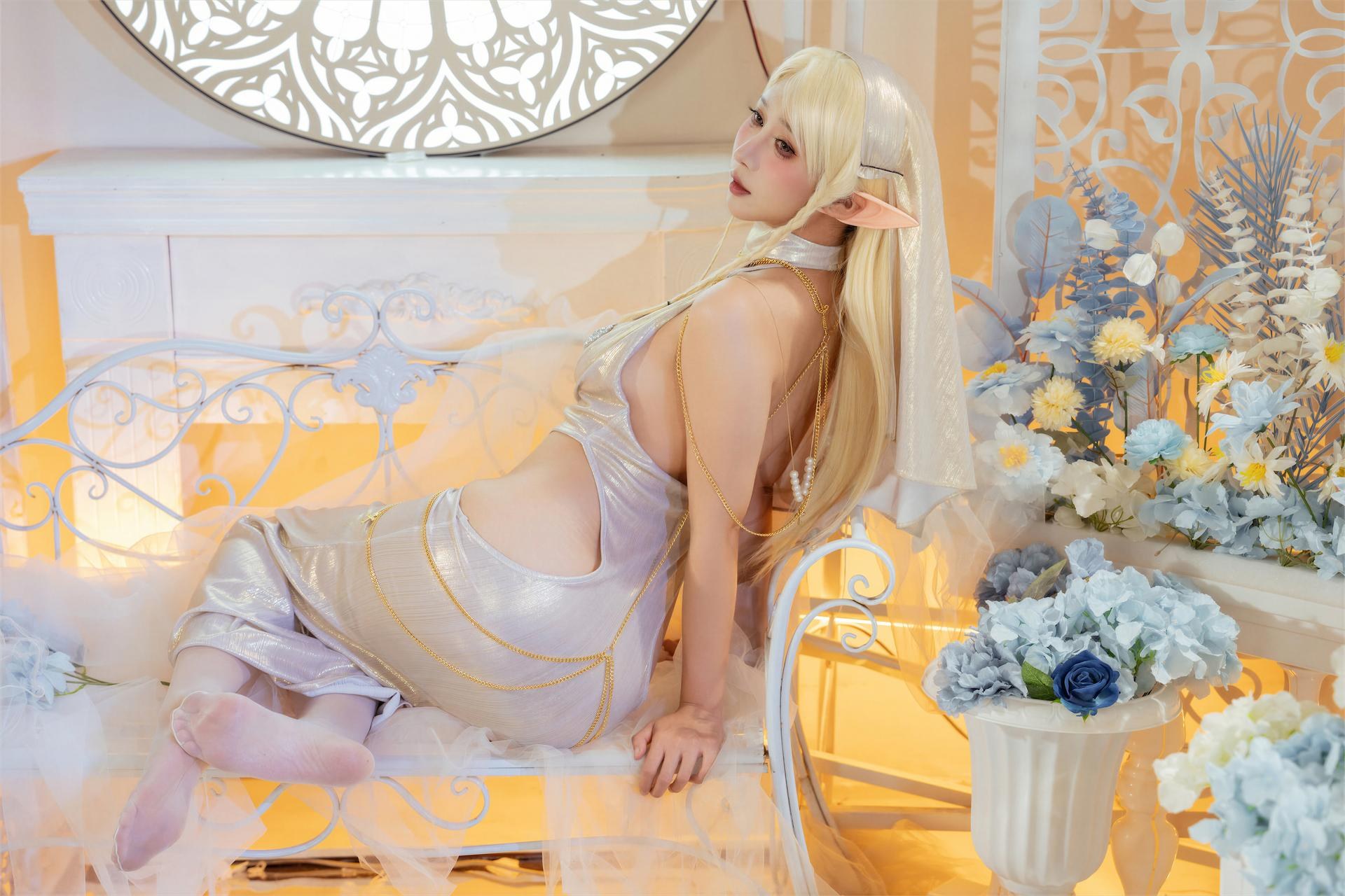 [コスプレ] 雲溪溪 & 奶桃桃 - 光之語：白い透け礼装と肌色ストッキング 80P1V