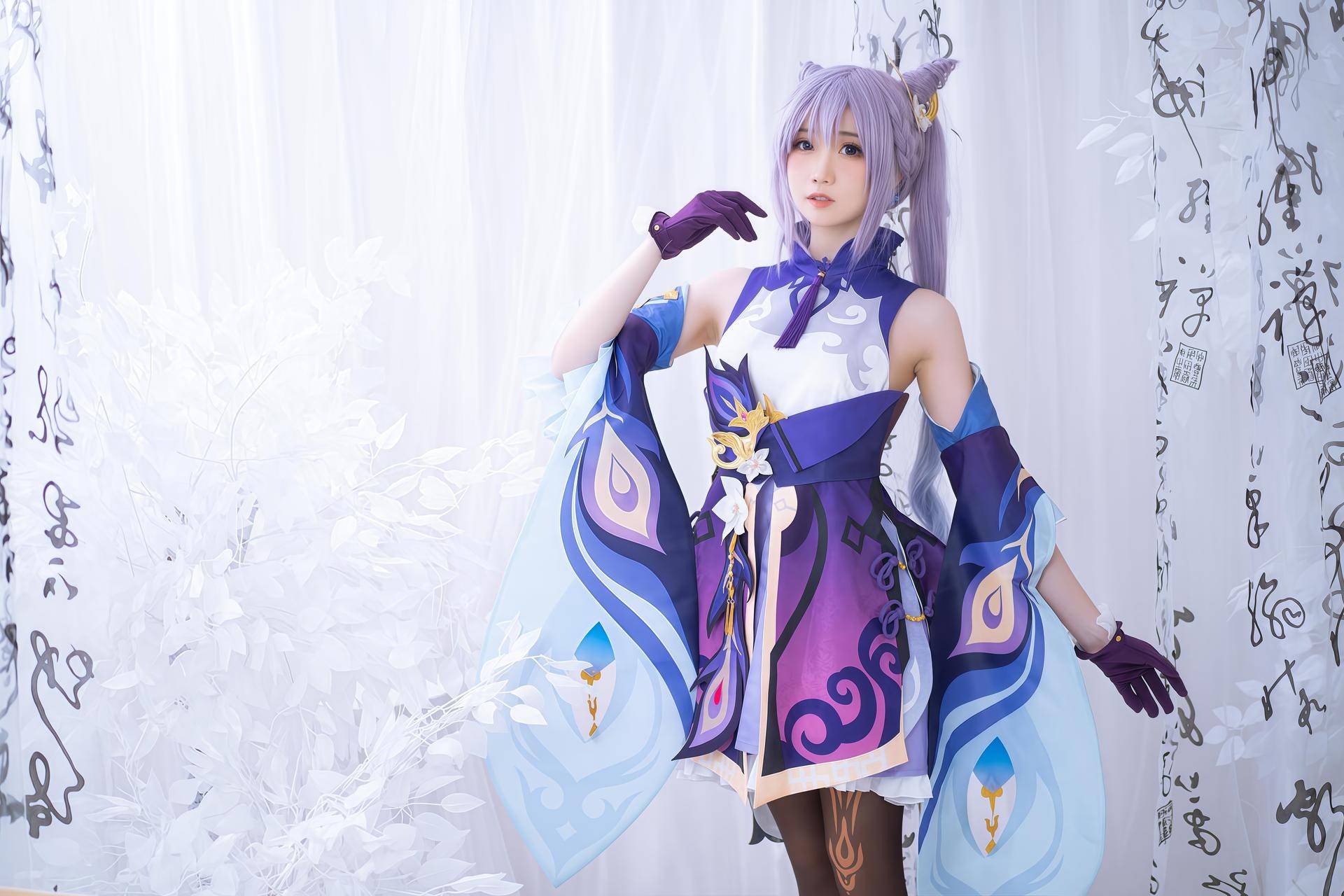 [cosplay] 焖焖碳 - 刻晴：刻晴角色還原美腿大尺度 18P