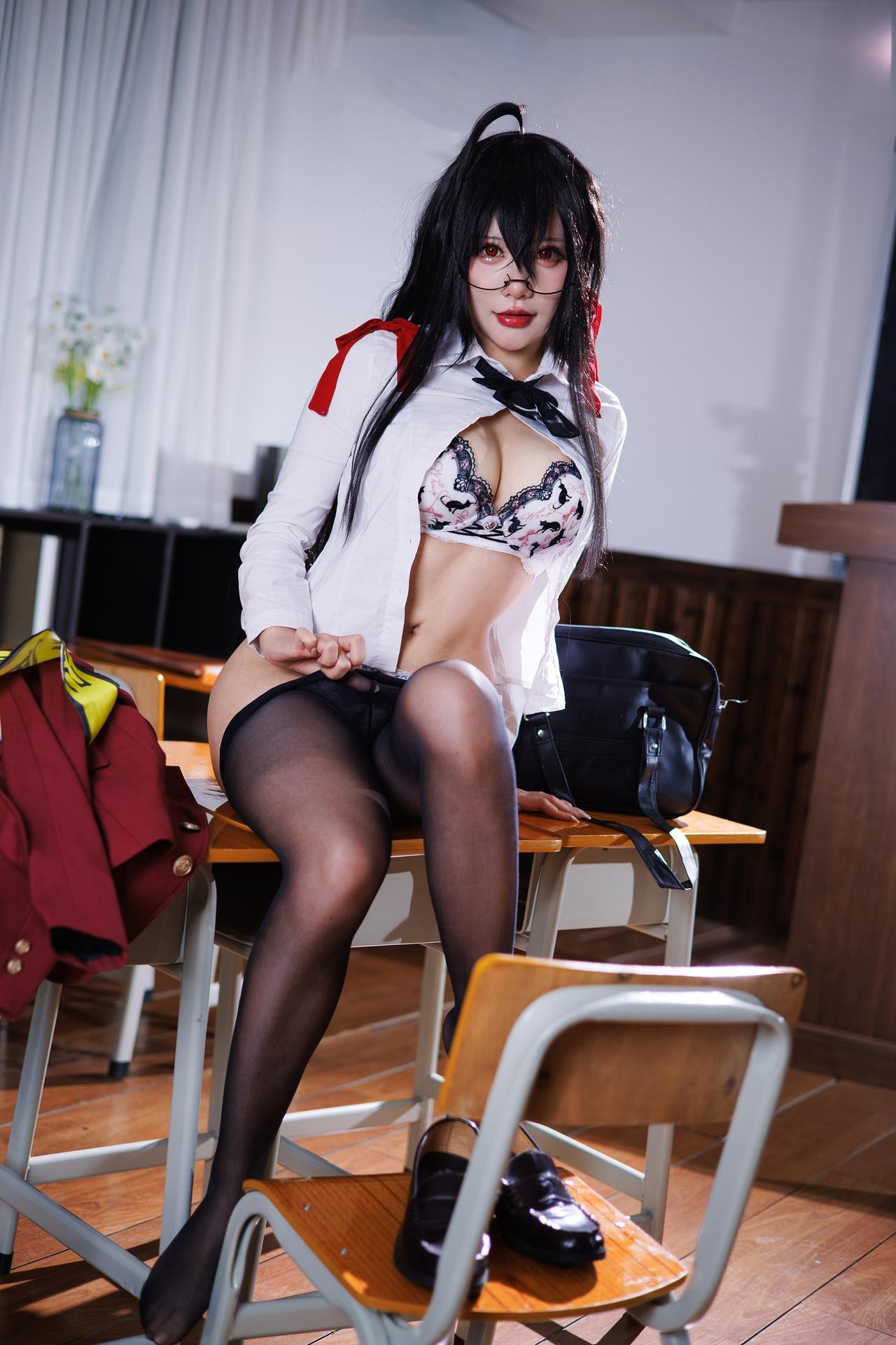 [cosplay] 是一只熊仔吗 - 大凤：大凤JK角色還原美腿大尺度 50P