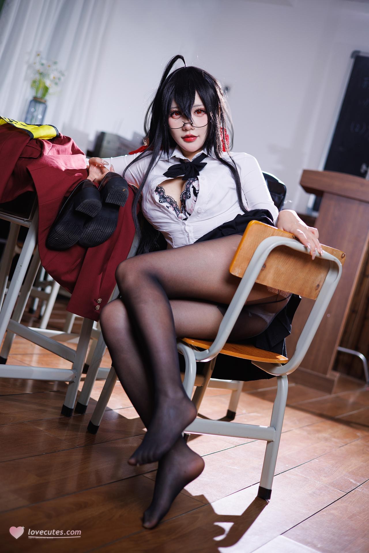 [cosplay] 是一只熊仔吗 - 大凤：大凤JK角色還原美腿大尺度 50P