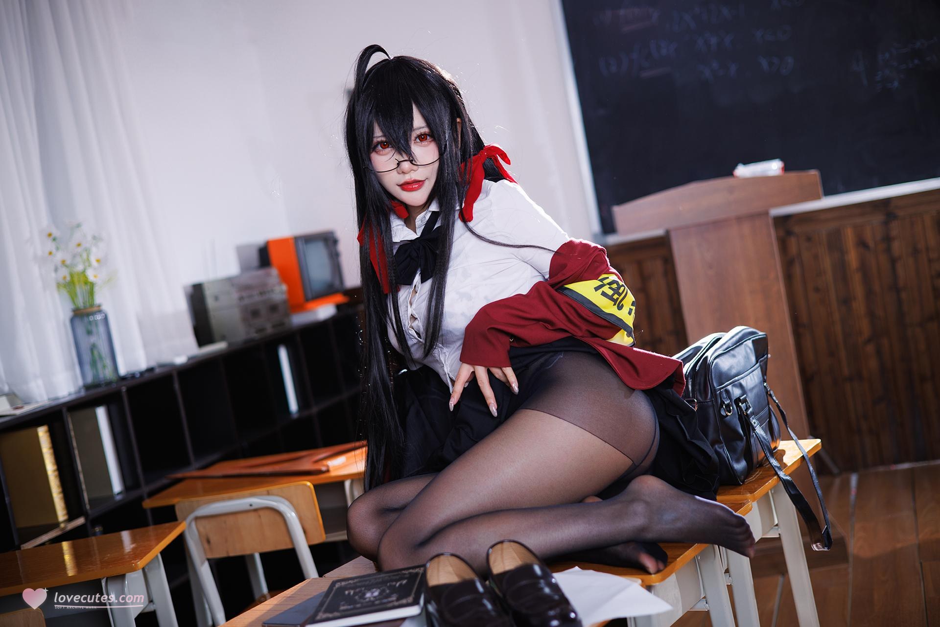[cosplay] 是一只熊仔吗 - 大凤：大凤JK角色還原美腿大尺度 50P