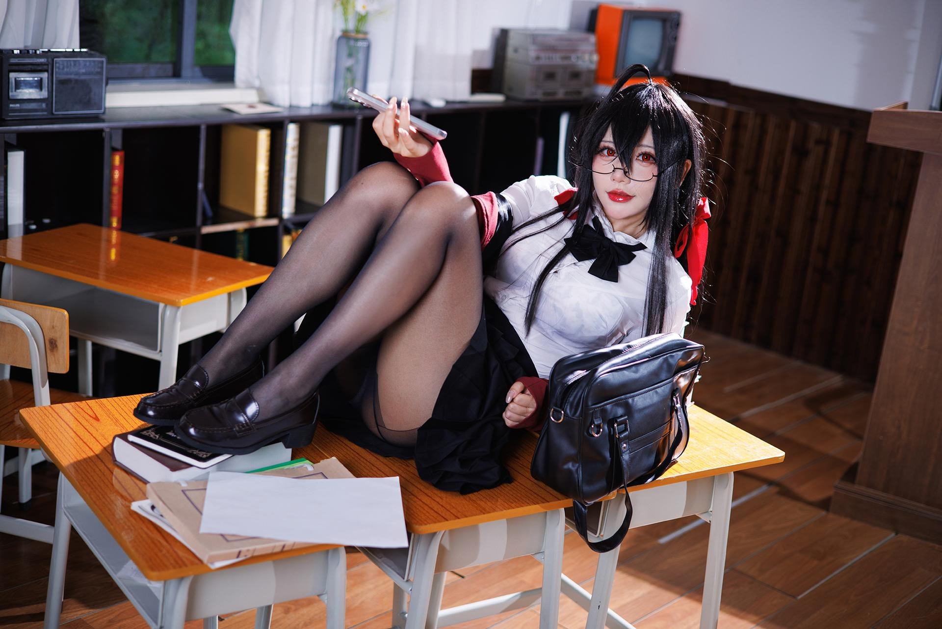 [Cosplay] Shiyi Zhi Xiongzai Ma - Taihou JK classroom 50P