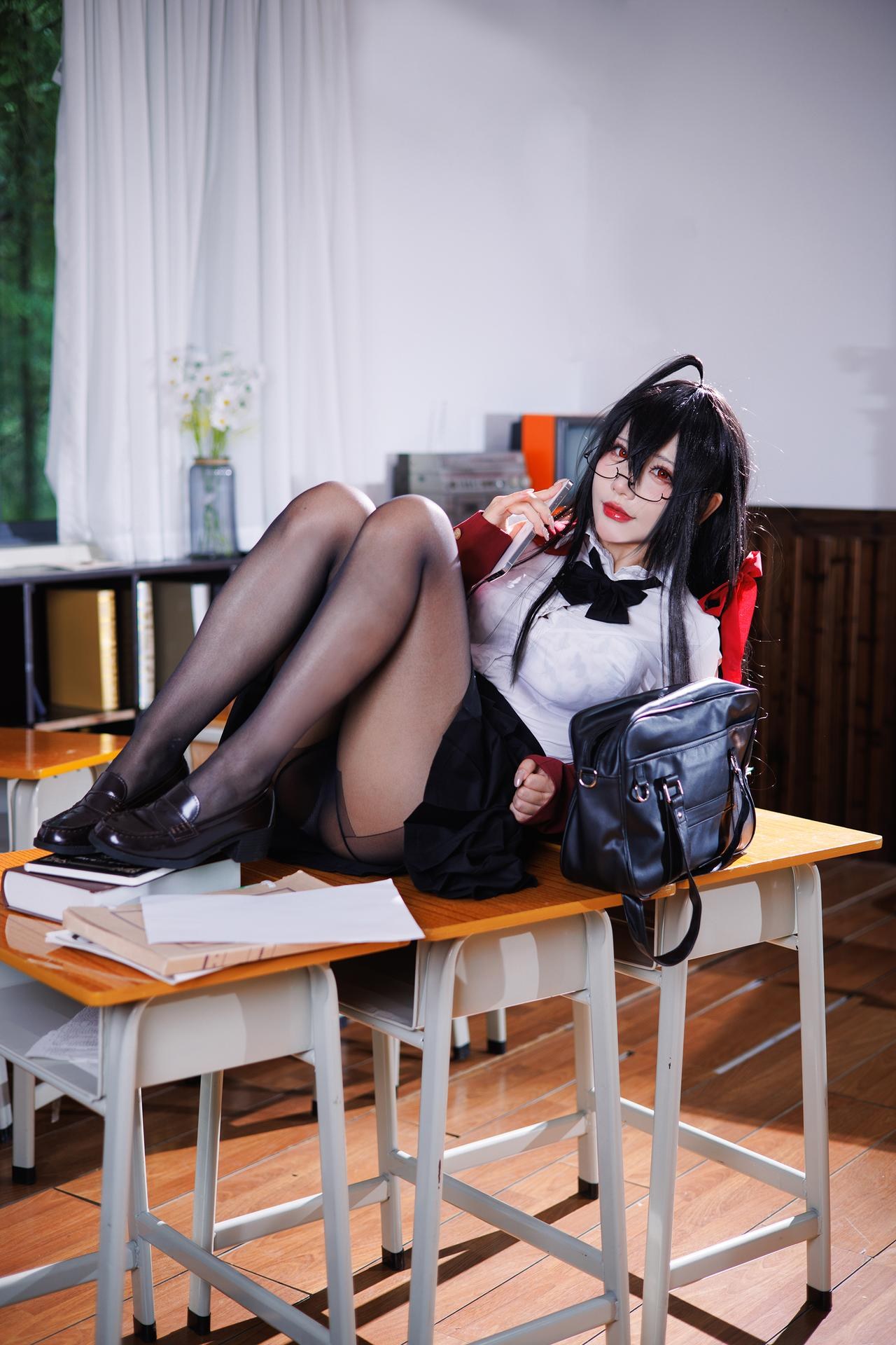 [Cosplay] Shiyi Zhi Xiongzai Ma - Taihou JK classroom 50P