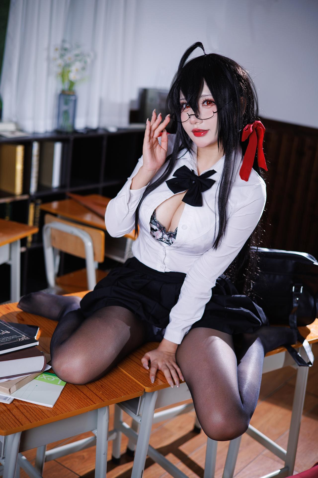 [cosplay] 是一只熊仔吗 - 大凤：大凤JK角色还原美腿大尺度 50P