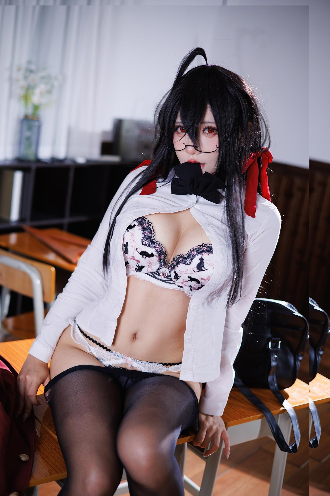 [cosplay] 是一只熊仔吗 - 大凤：大凤JK角色还原美腿大尺度 50P