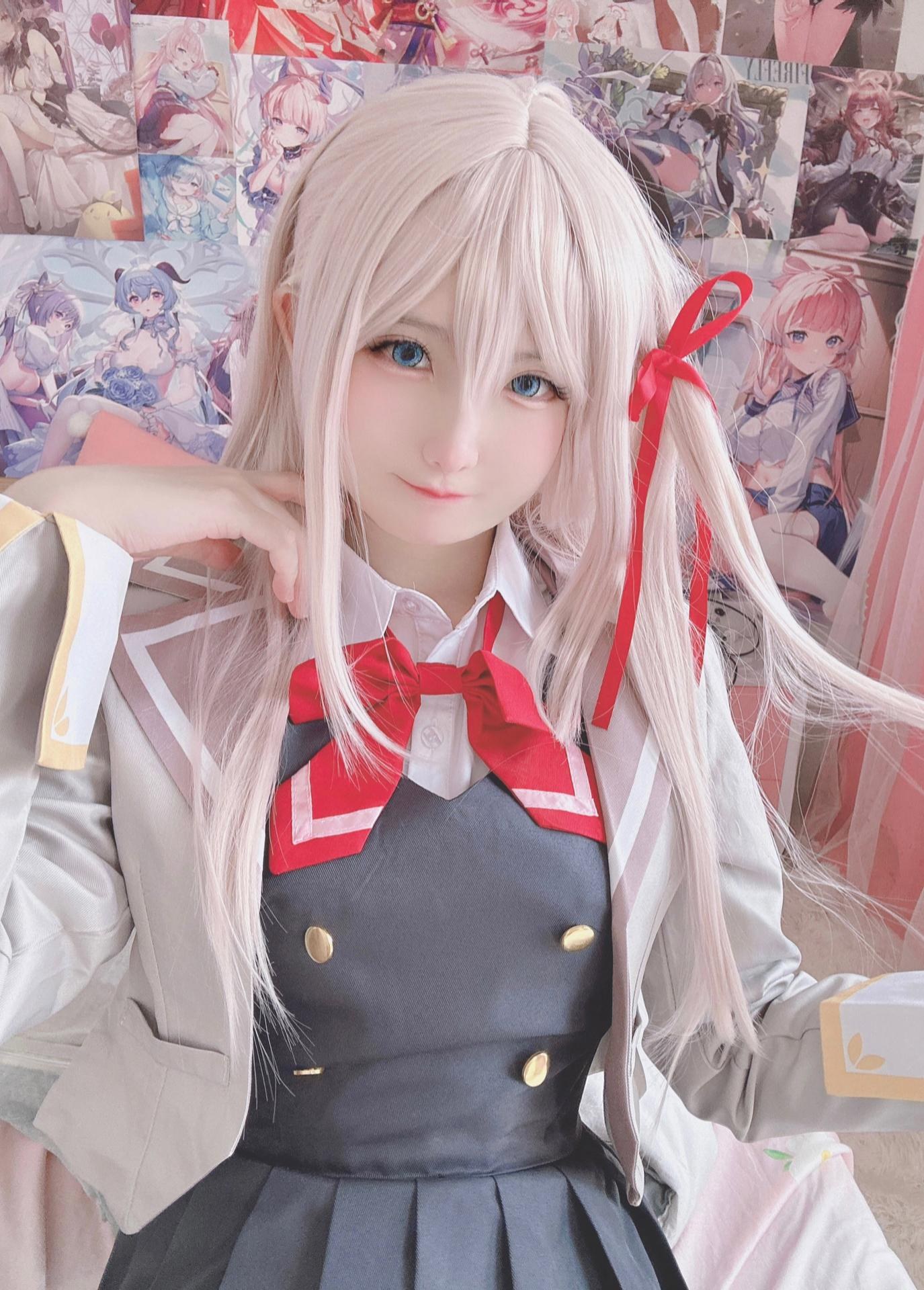 [cosplay] 習呆呆 - 阿莉娅：翘臀白絲露穴大尺度角色還原 20P2V