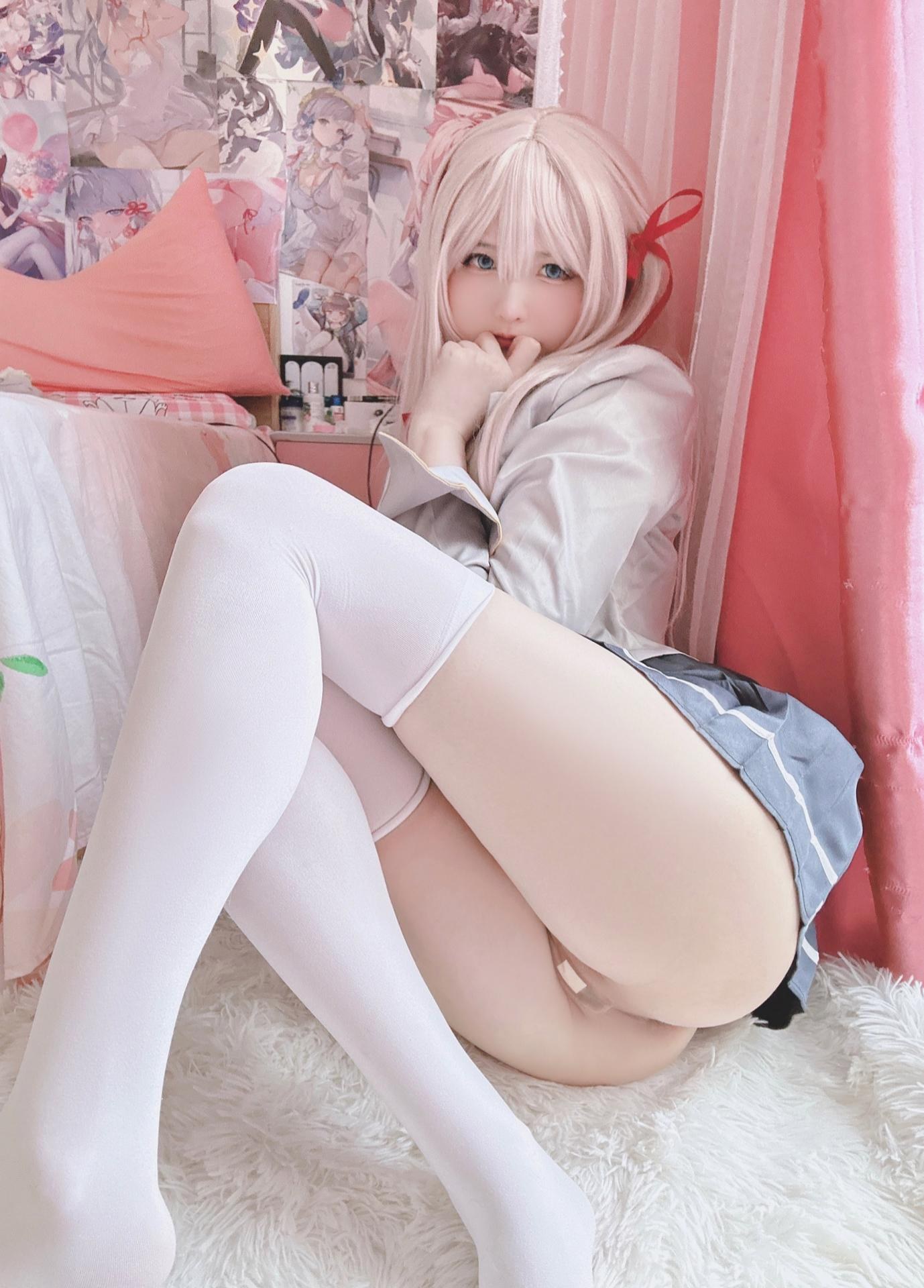 [cosplay] 習呆呆 - 阿莉娅：翘臀白絲露穴大尺度角色還原 20P2V