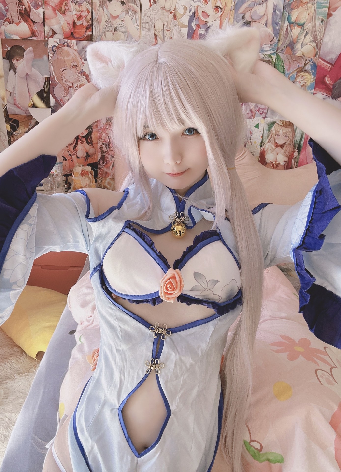 [cosplay] 習呆呆 - 旗袍香兰子：旗袍貓耳白絲大尺度角色還原 14P1V