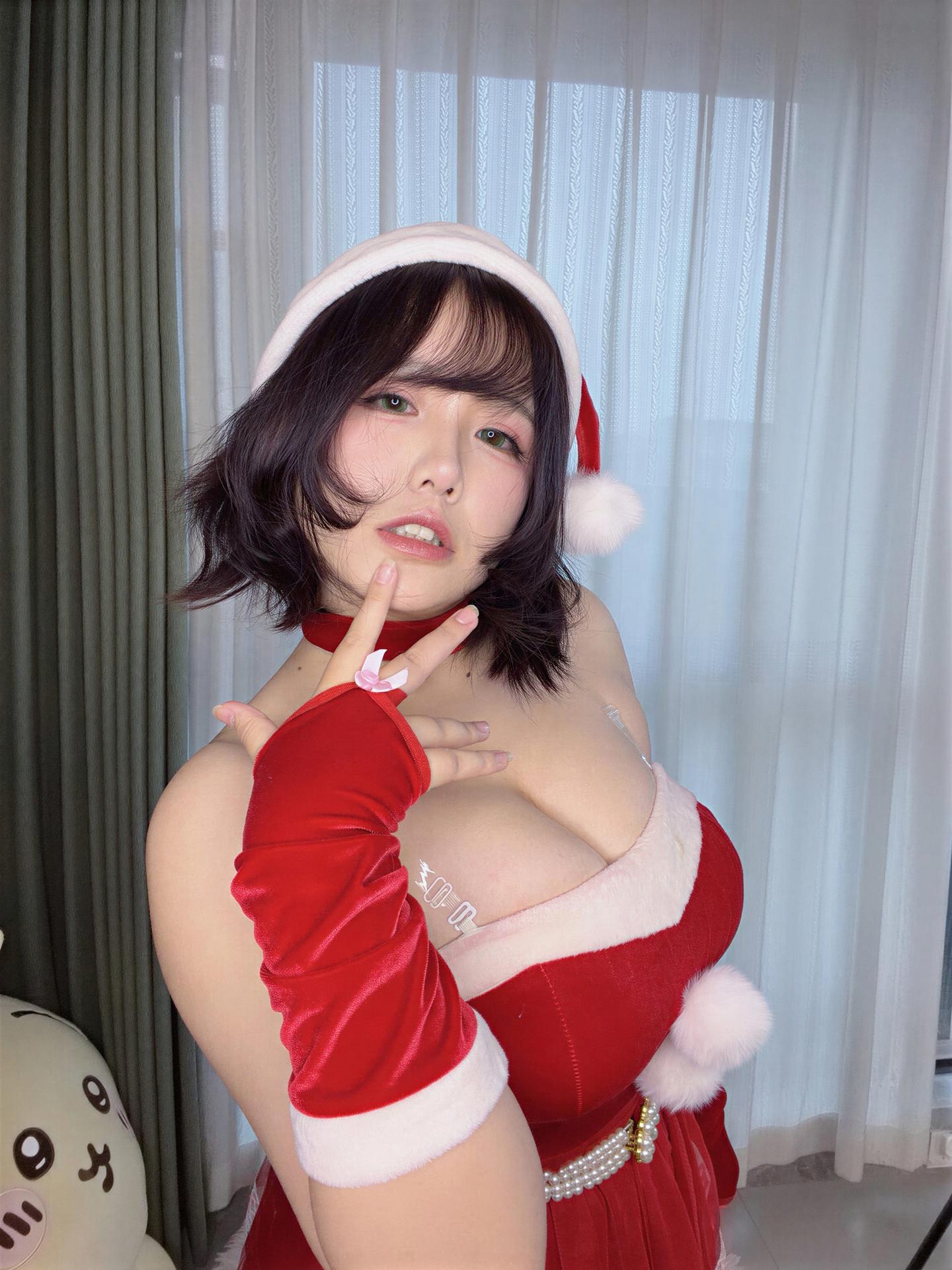 [Cosplay] A Ban Jintian Hen Kaixin - 2025 Christmas selfie 65P4V