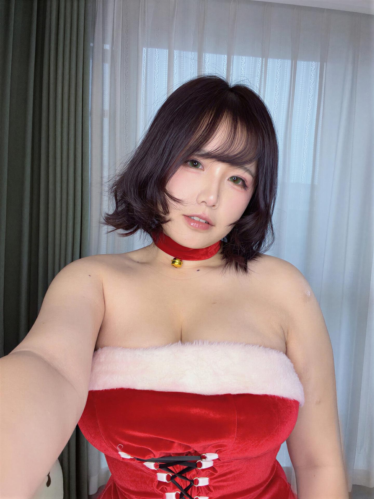 [Cosplay] A Ban Jintian Hen Kaixin - 2025 Christmas selfie 65P4V