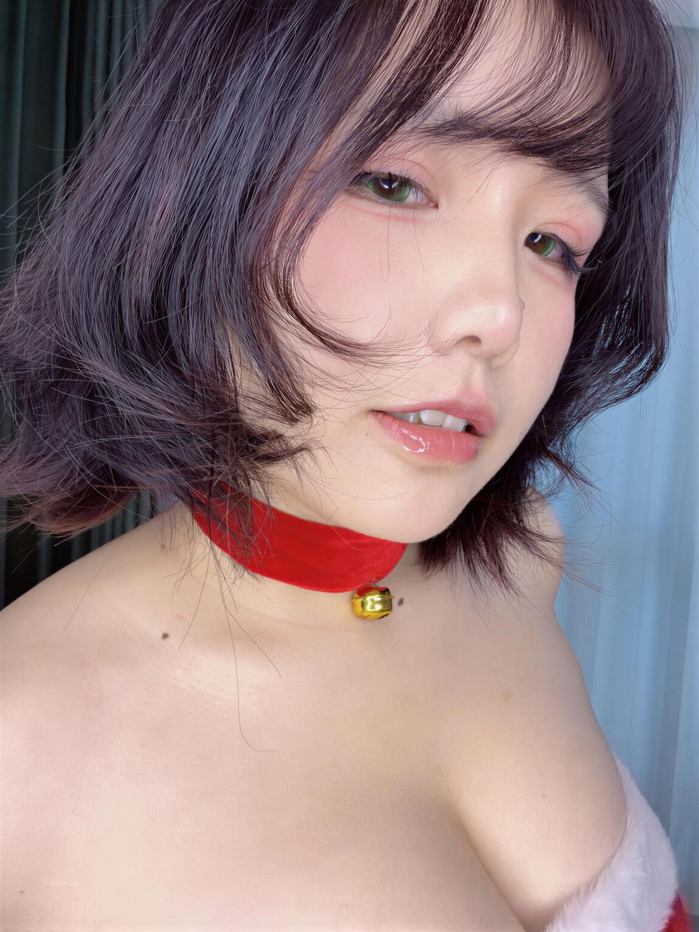 [Cosplay] A Ban Jintian Hen Kaixin - 2025 Christmas selfie 65P4V