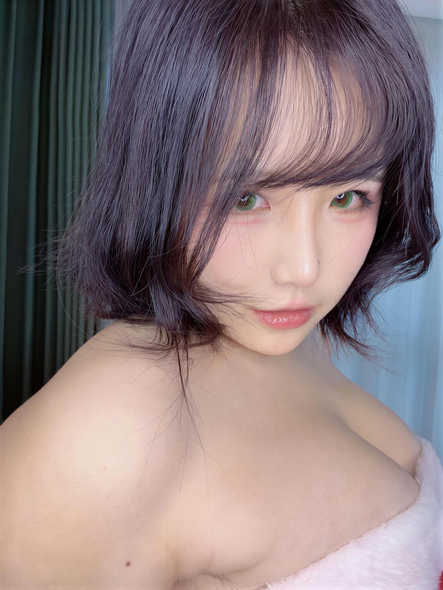 [Cosplay] A Ban Jintian Hen Kaixin - 2025 Christmas selfie 65P4V