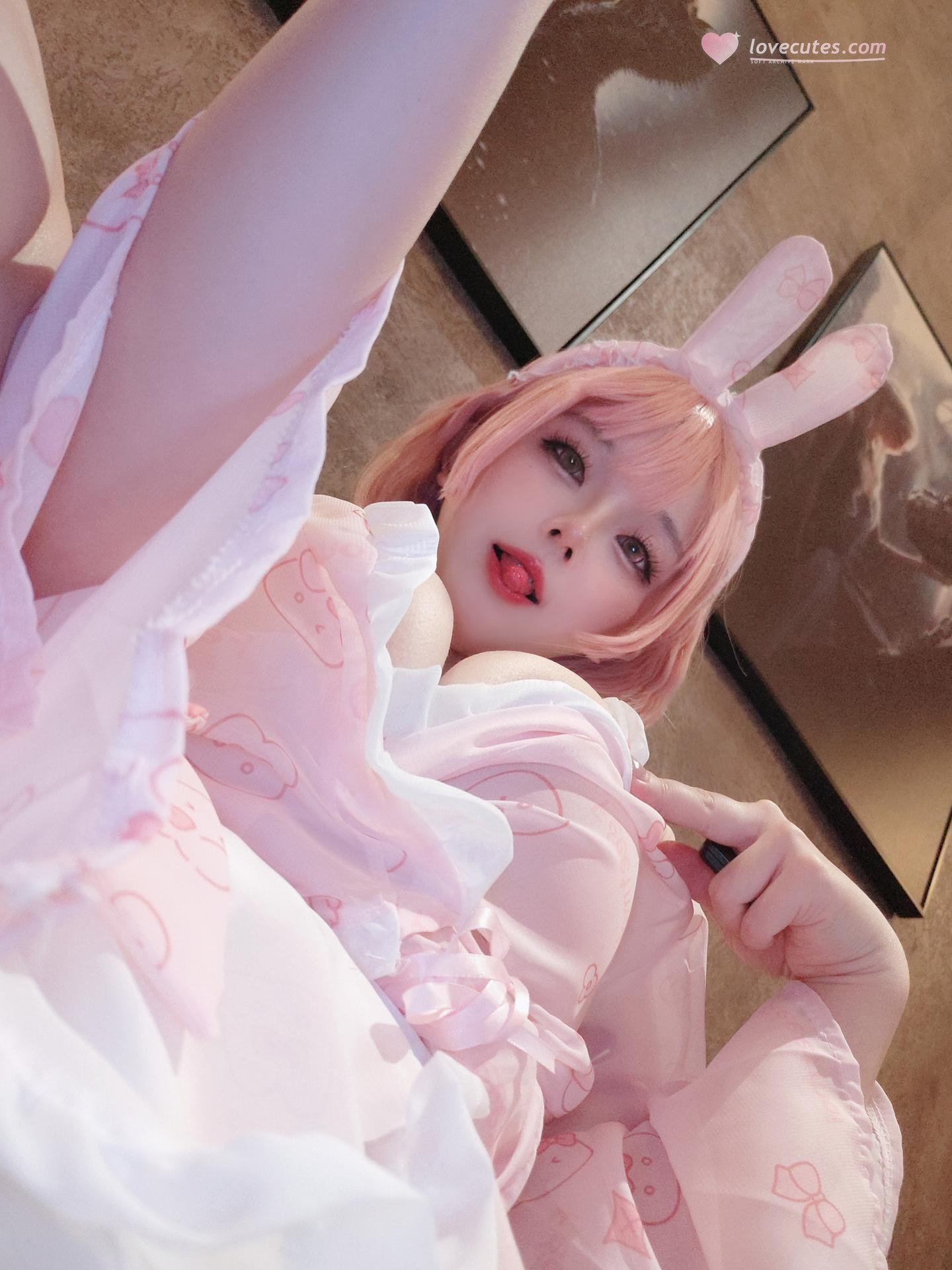 [cosplay] 日奈娇 - 粉兔子：角色還原美腿大尺度 32P2G