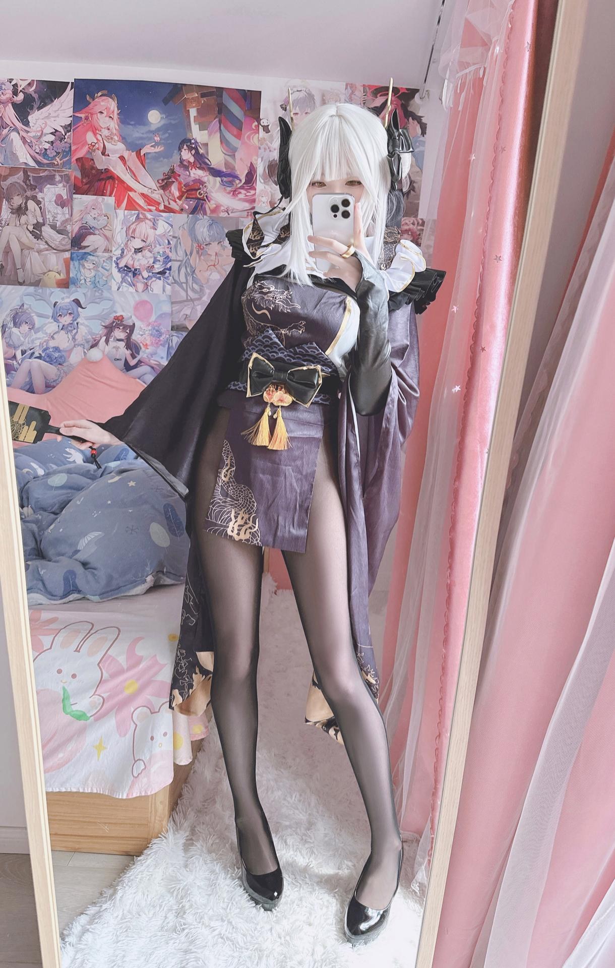 [cosplay] 習呆呆 - 布兰：旗袍黑絲大尺度角色還原 22P2G