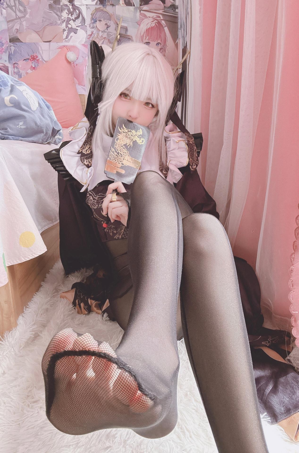 [cosplay] 習呆呆 - 布兰：旗袍黑絲大尺度角色還原 22P2G