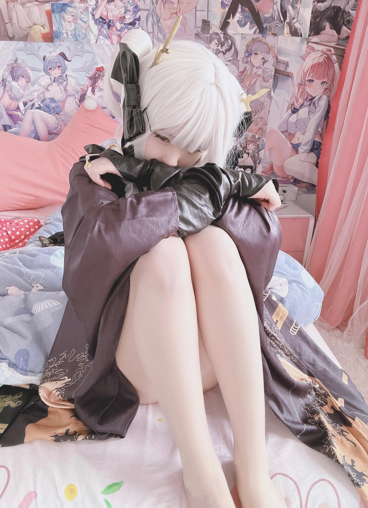 [cosplay] 習呆呆 - 布兰：旗袍黑絲大尺度角色還原 22P2G