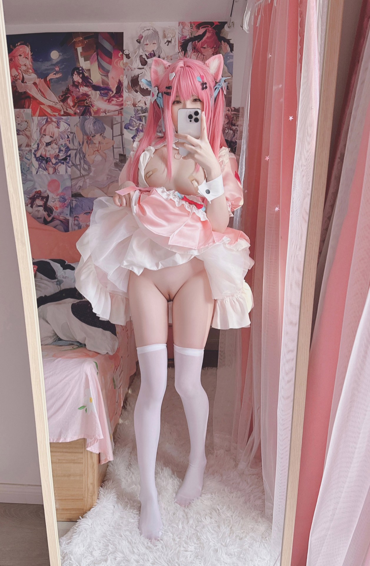 [cosplay] 習呆呆 - 咲奈：女仆貓耳翘臀大尺度角色還原 20P3G1V