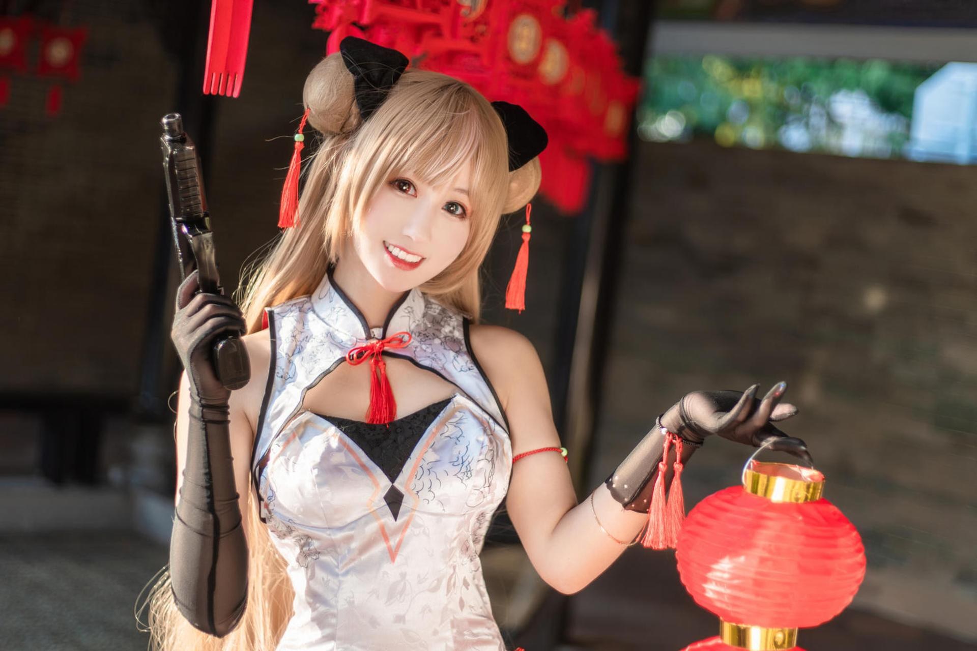 [cosplay] 羽生三未 - 少女前线 Mk23：少女前线 Mk23 蜂糖花角色還原美腿大尺度 18P