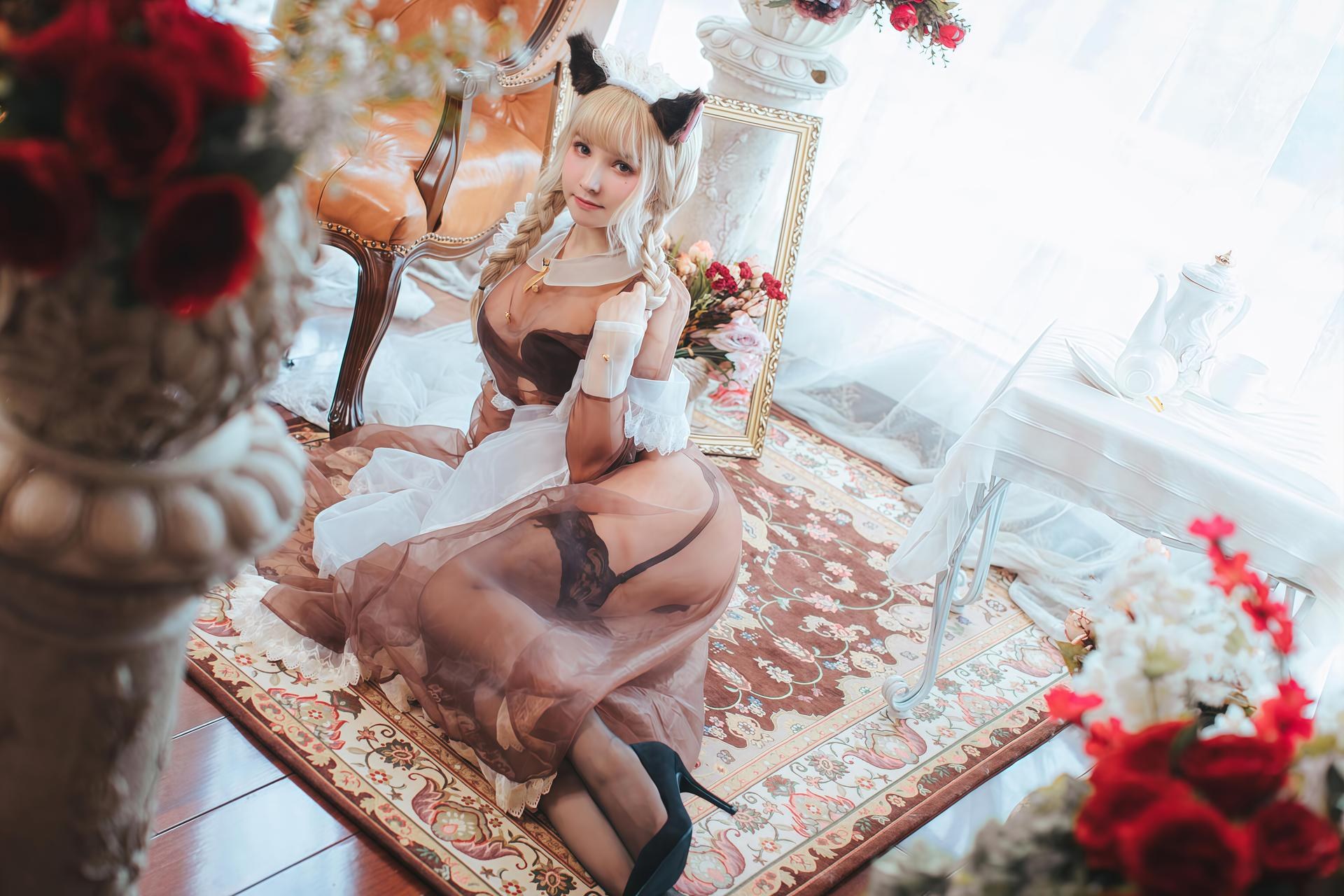 [cosplay] 羽生三未 & 一千只猫薄荷 - 透明女僕：角色還原美腿大尺度 32P