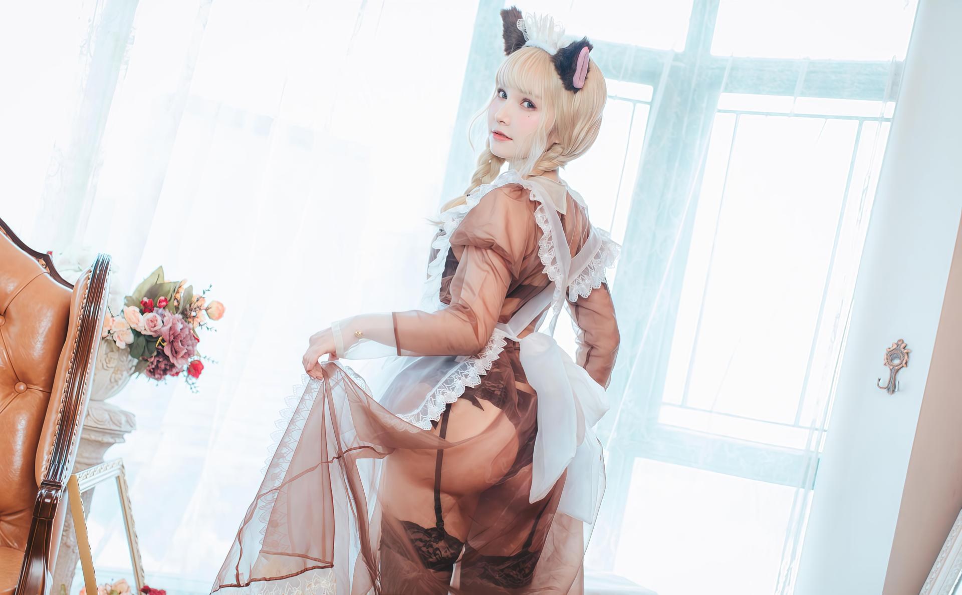 [cosplay] 羽生三未 & 一千只猫薄荷 - 透明女僕：角色還原美腿大尺度 32P