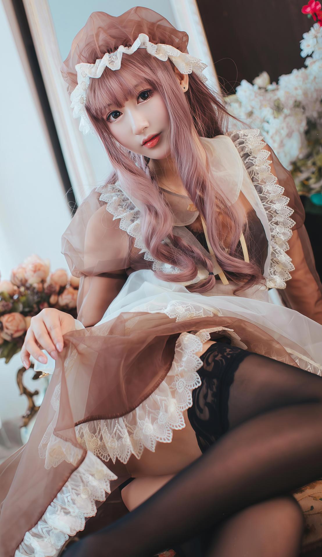 [cosplay] 羽生三未 & 一千只猫薄荷 - 透明女僕：角色還原美腿大尺度 32P