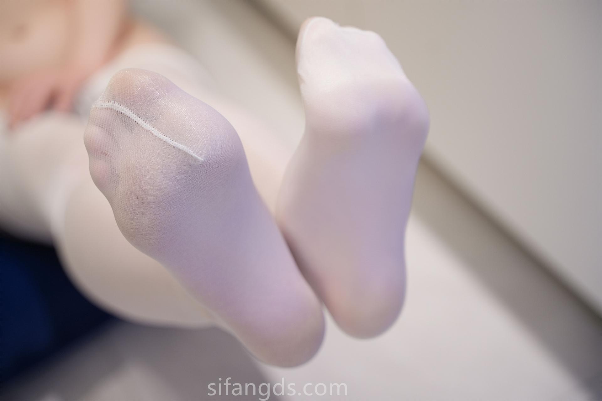 [Model] Meng Ling Er - 시우런 치파오 흰 스타킹 화보 114P5G1V
