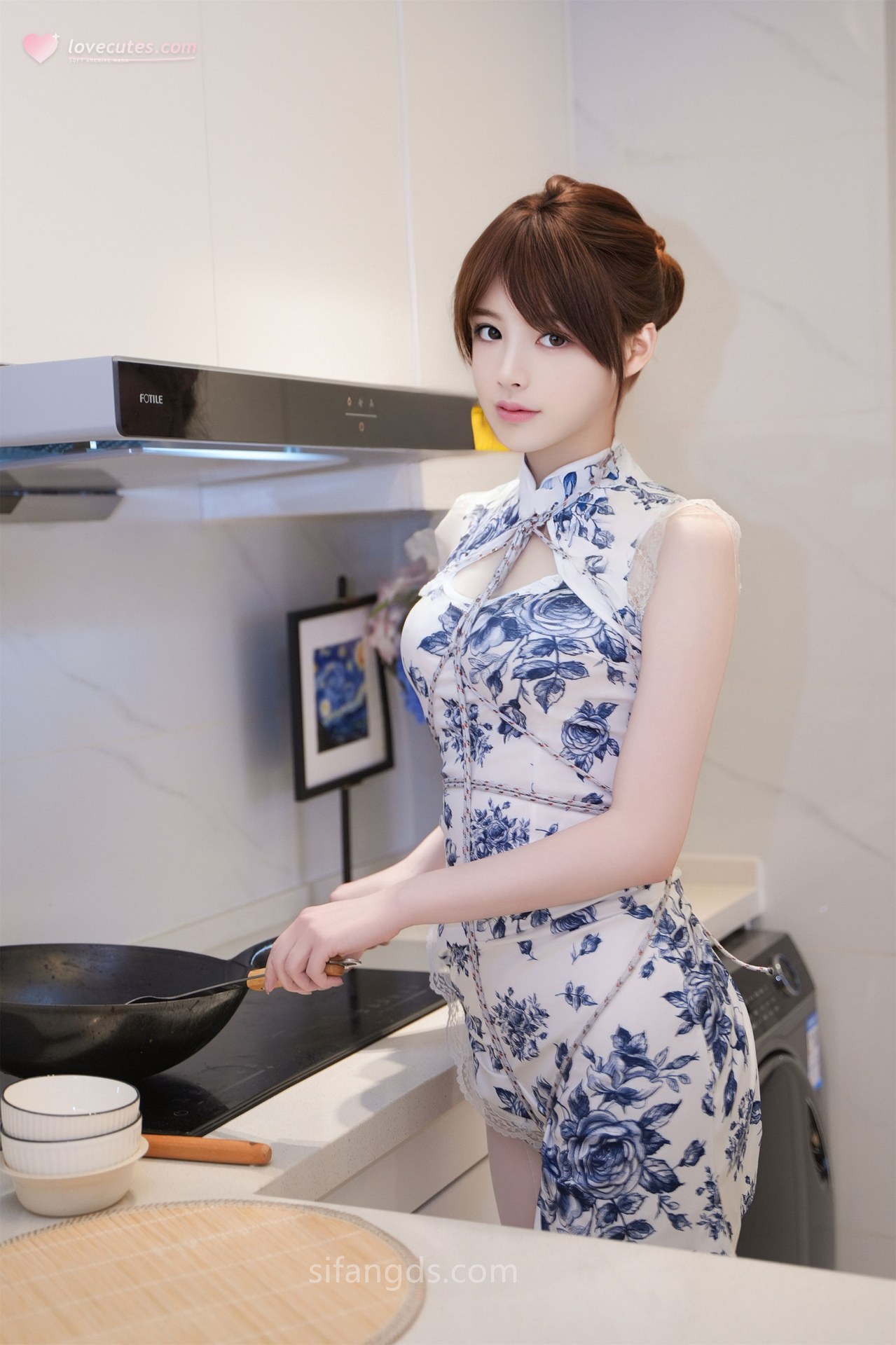 [模特] 梦灵儿 - R18 秀人网模特 旗袍配白絲：美腿 114P5G1V