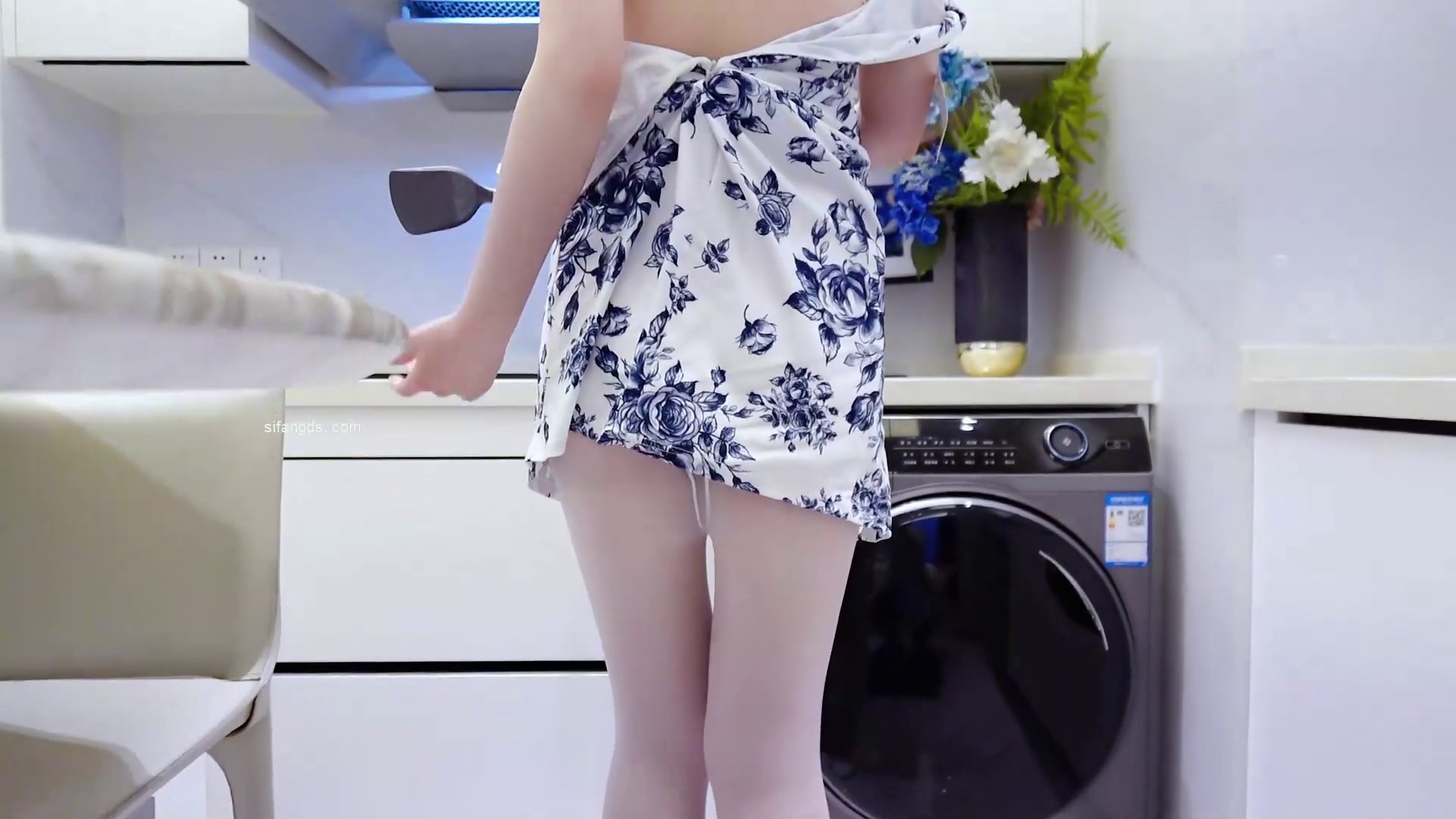 [Model] Meng Ling Er - 시우런 치파오 흰 스타킹 화보 114P5G1V