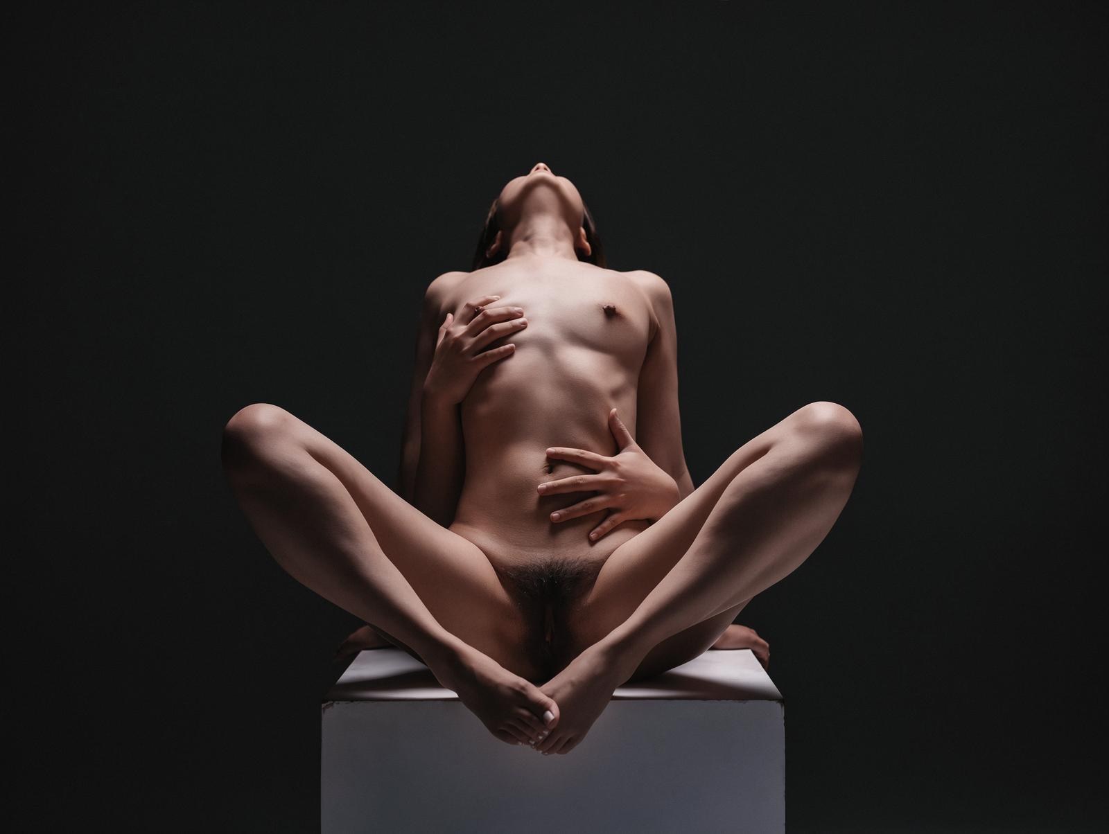 [寫真] Tatatheslut - 长腿福利姬户外露出福利：寫真美腿大尺度 124P16V