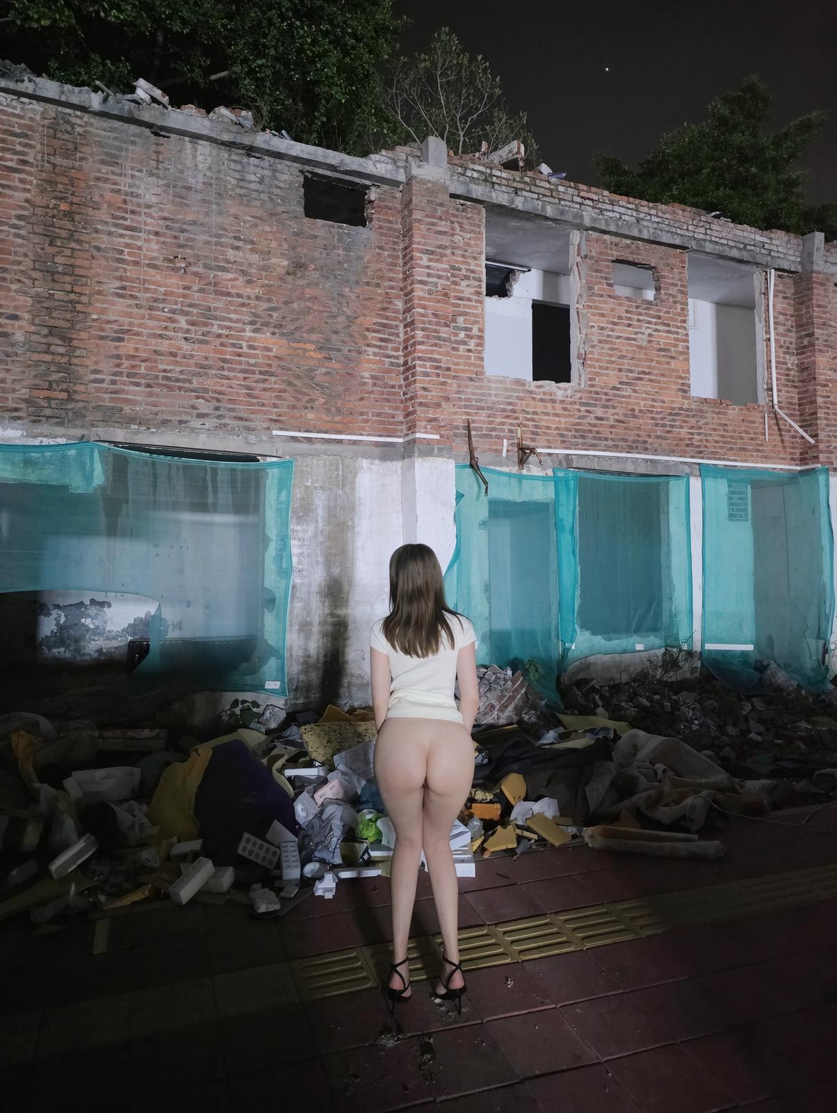[寫真] Tatatheslut - 长腿福利姬户外露出福利：寫真美腿大尺度 124P16V