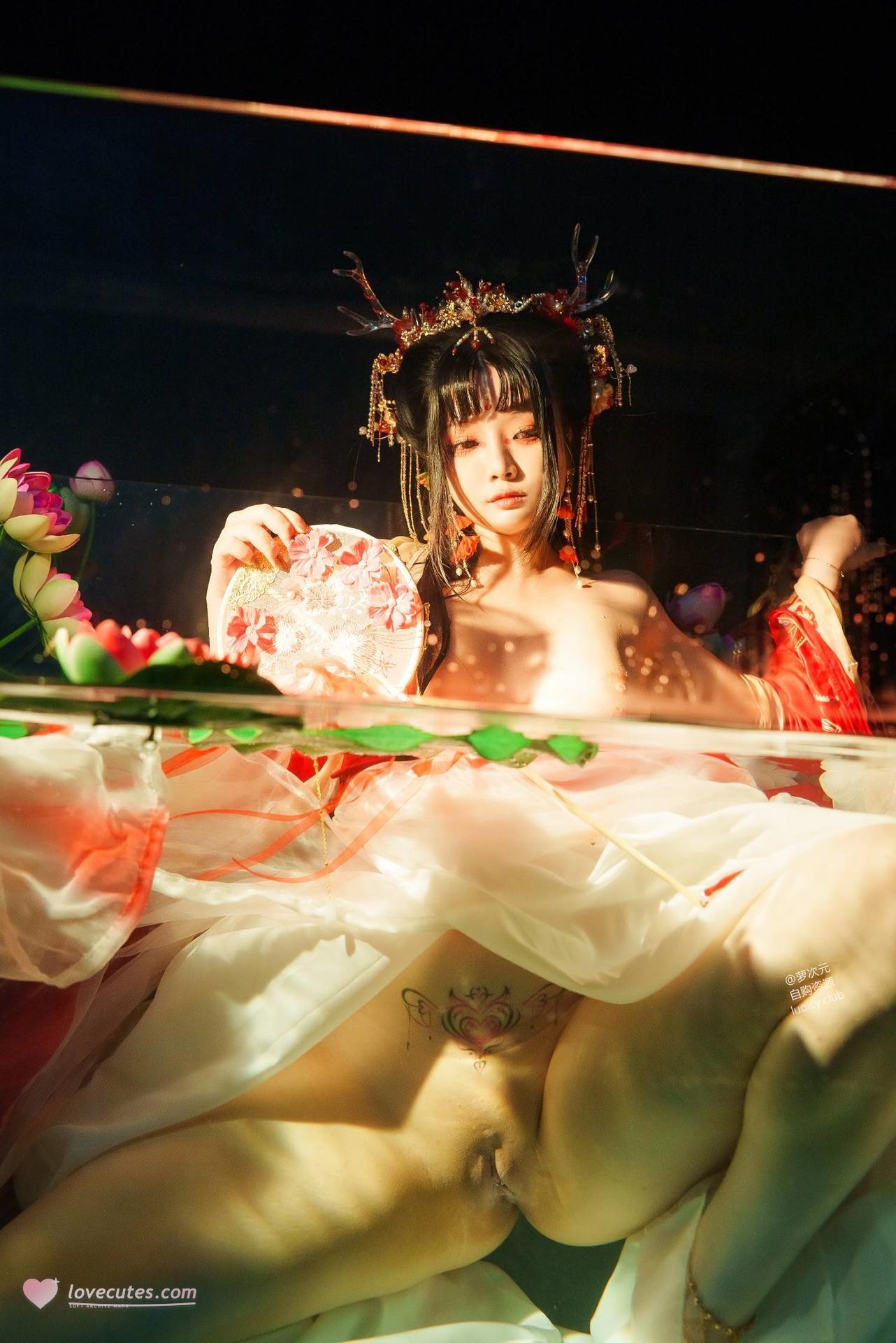 [cosplay] 落落Raku - 赤龍姬：角色还原美腿大尺度 59P1V