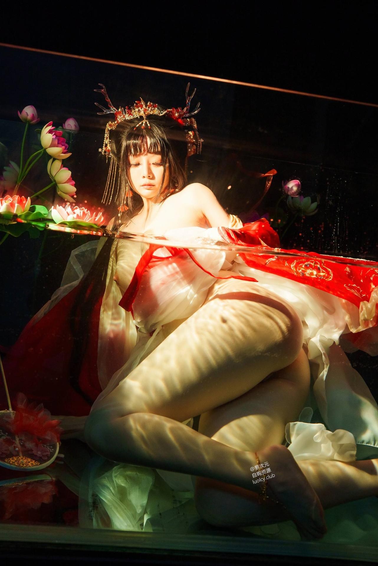 [cosplay] 落落Raku - 赤龍姬：角色还原美腿大尺度 59P1V