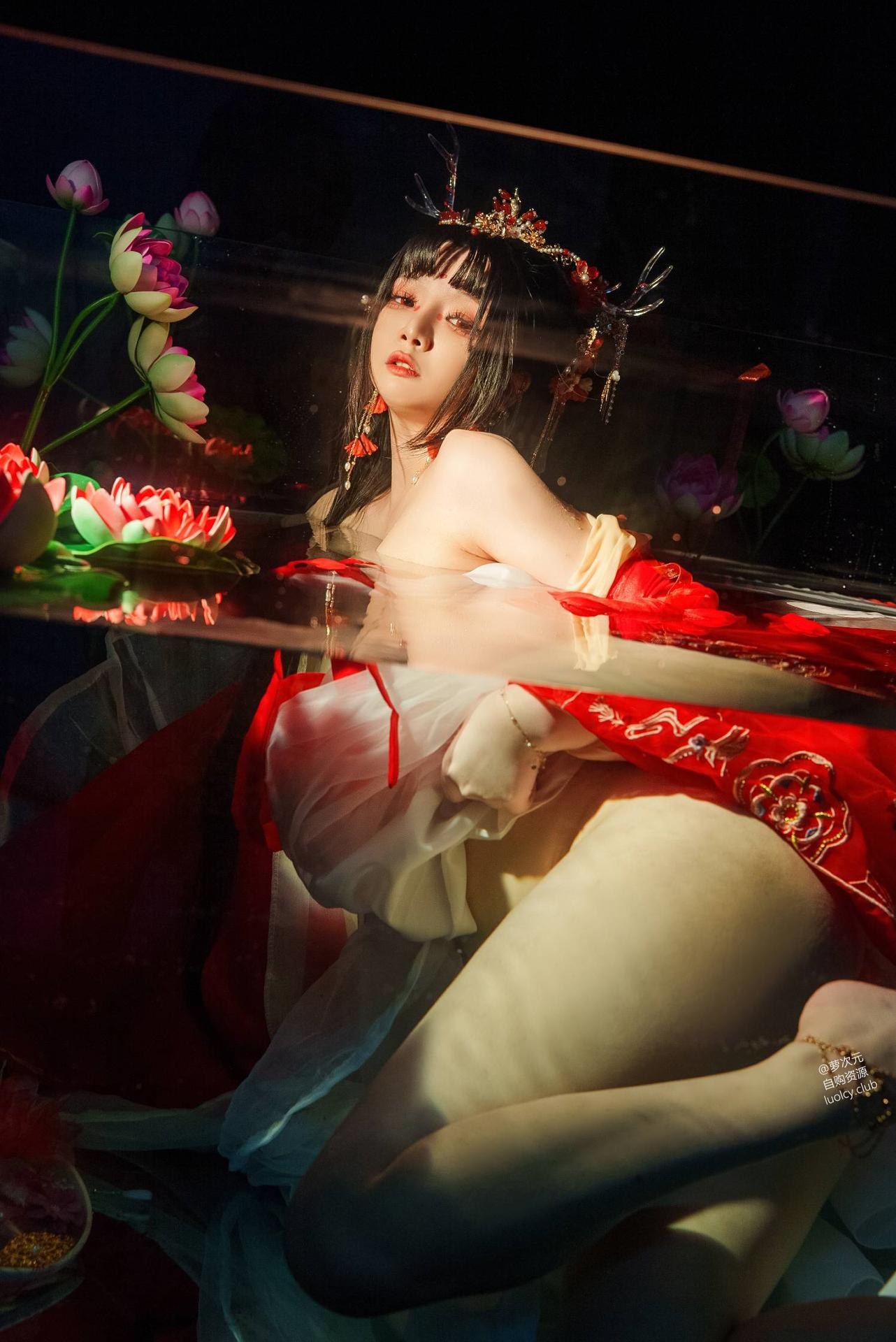 [cosplay] 落落Raku - 赤龍姬：角色还原美腿大尺度 59P1V
