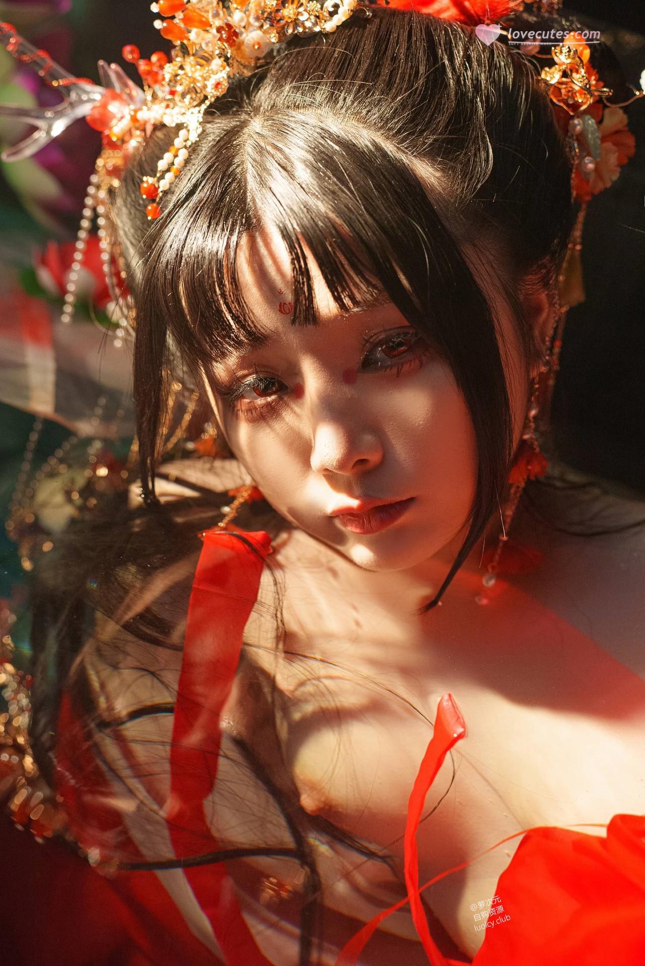 [cosplay] 落落Raku - 赤龍姬：角色还原美腿大尺度 59P1V