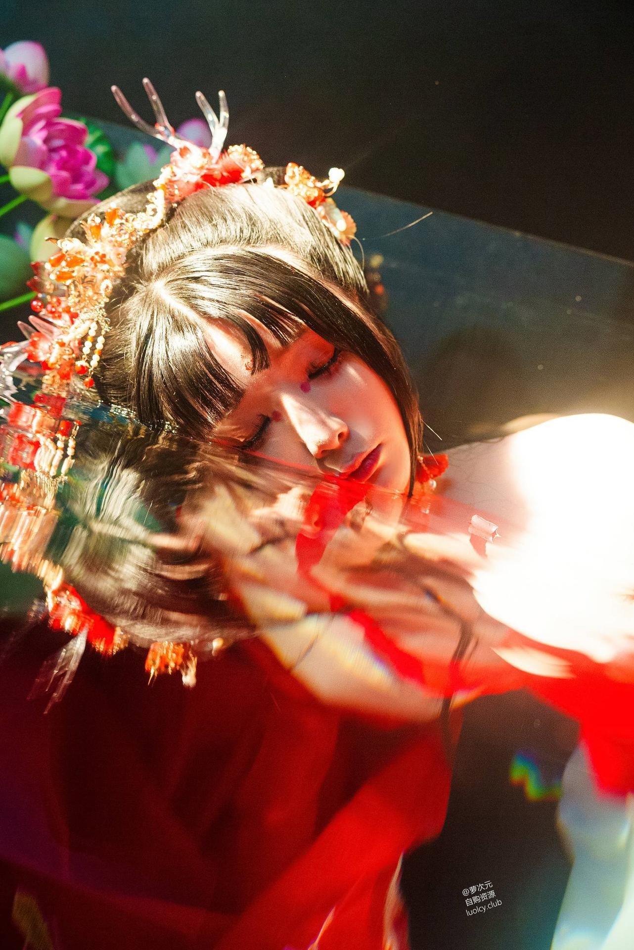 [cosplay] 落落Raku - 赤龍姬：角色还原美腿大尺度 59P1V