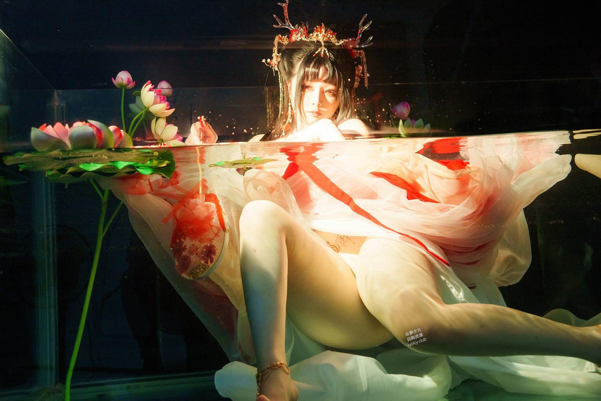 [Cosplay] Raku - Red Dragon Princess pool set 59P1V