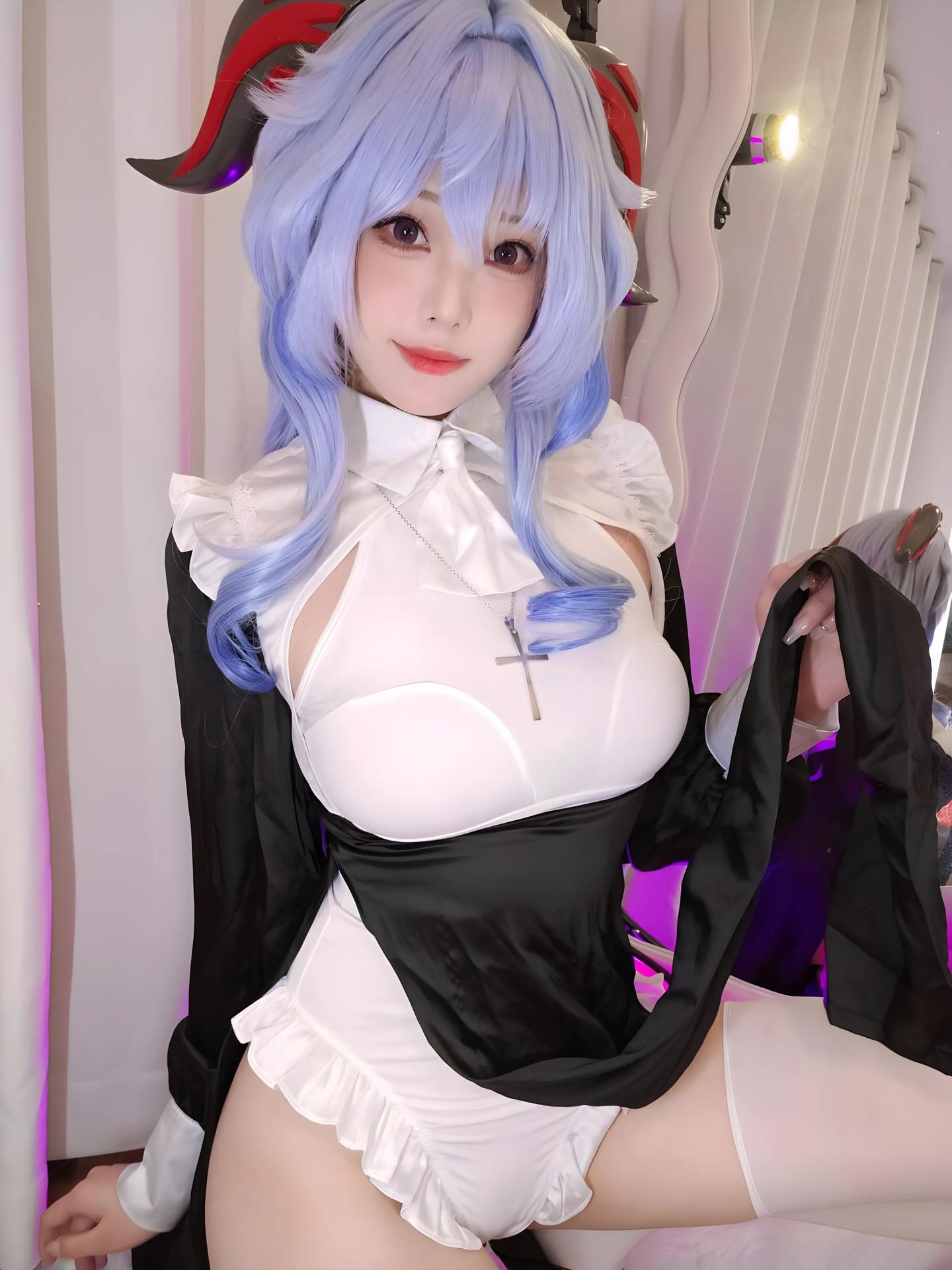 [cosplay] 蜜汁猫裘 - 原神 甘雨：原神 甘雨修女角色还原美腿大尺度 39P6V