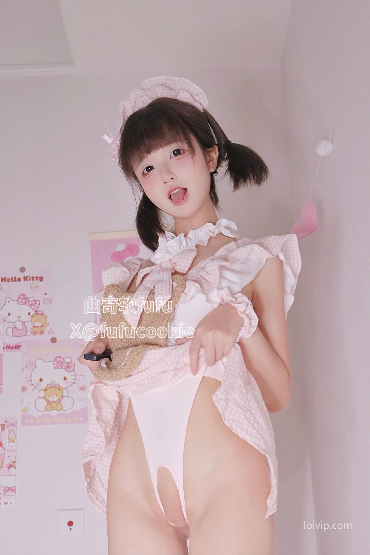 [cosplay] 曲奇软fufu - 小熊女仆：角色还原美腿大尺度 39P2V