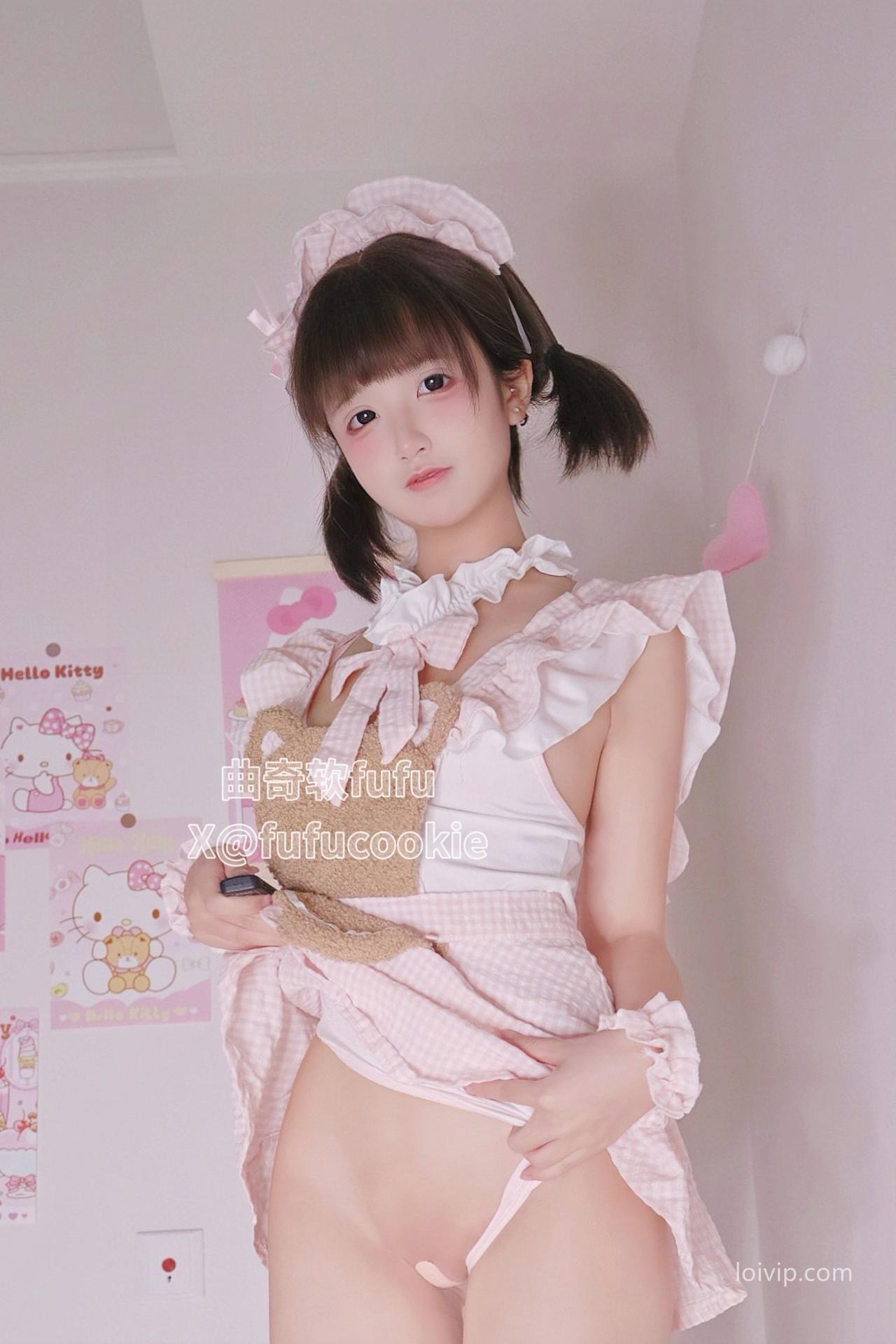 [cosplay] 曲奇软fufu - 小熊女仆：角色还原美腿大尺度 39P2V