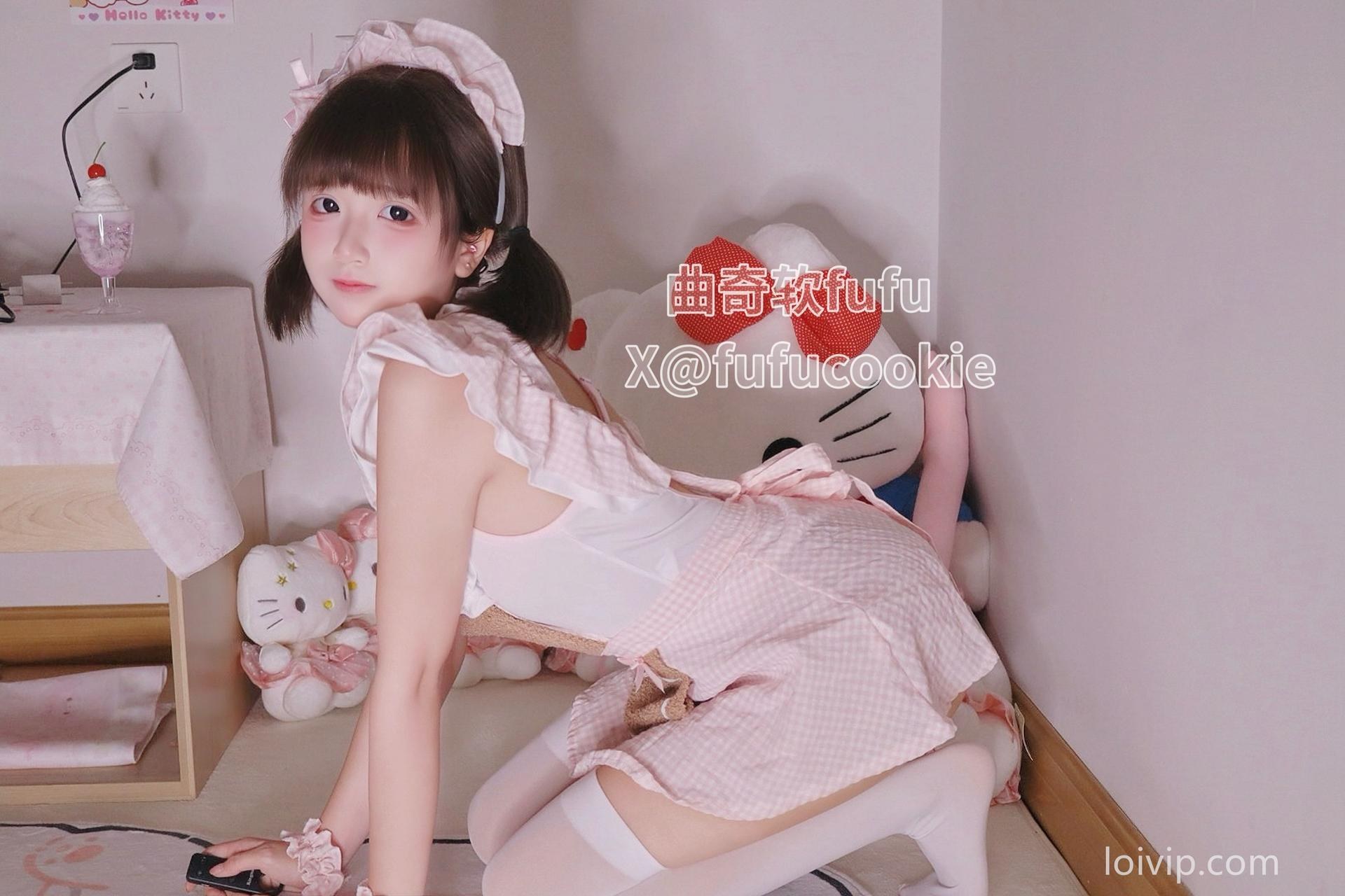 [cosplay] 曲奇软fufu - 小熊女仆：角色还原美腿大尺度 39P2V