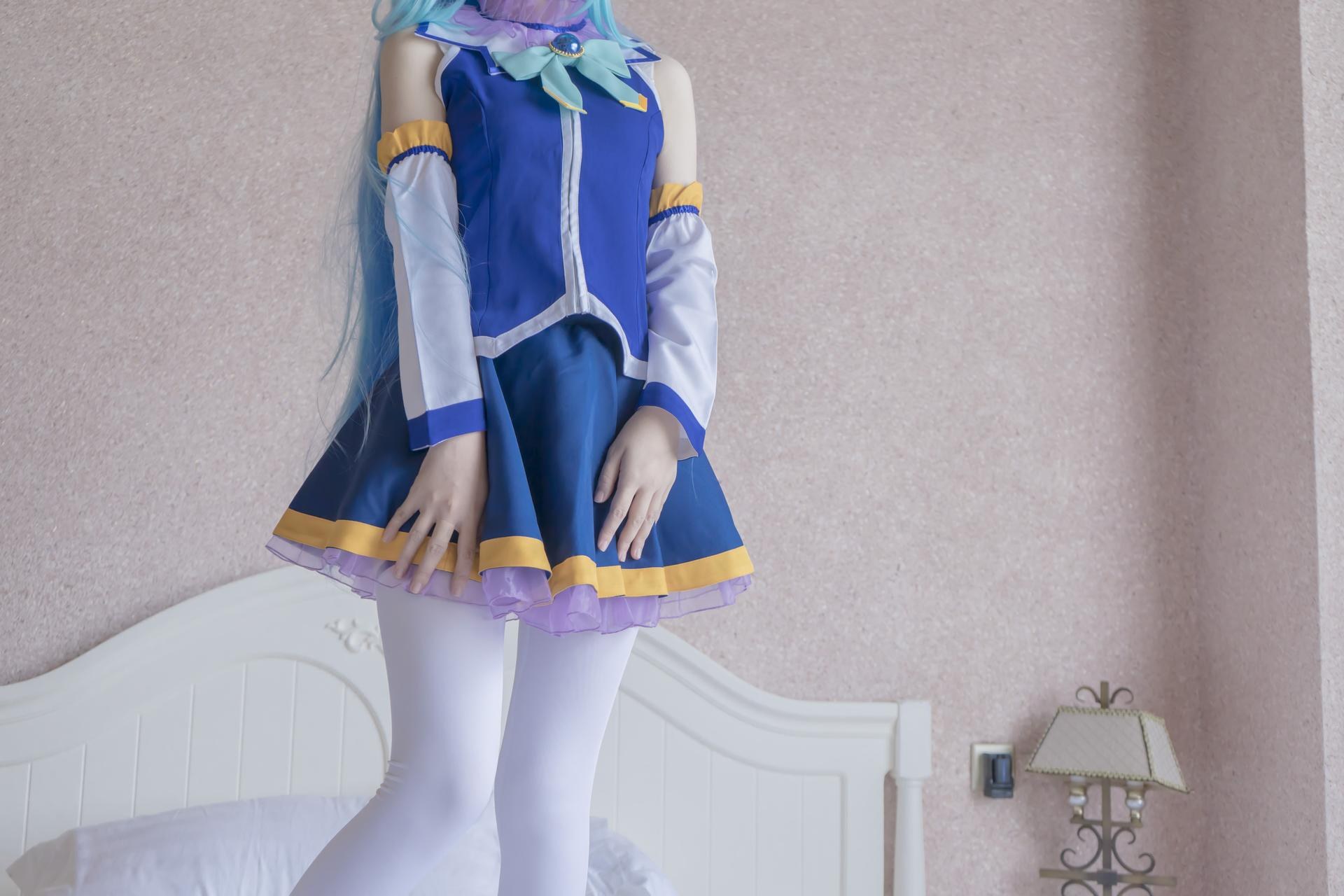 [cosplay] 少女映画 - 阿库娅：翘臀大尺度露点角色还原 80P