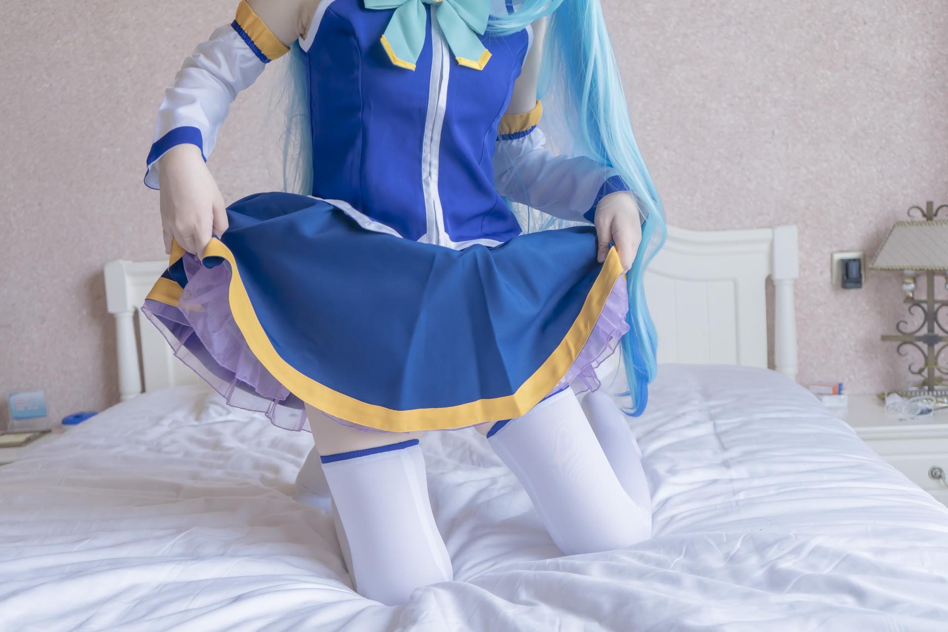 [コスプレ] Shaonv Yinghua - Aqua: 大胆な構成 露出表現 ヒップライン 写真集 80P